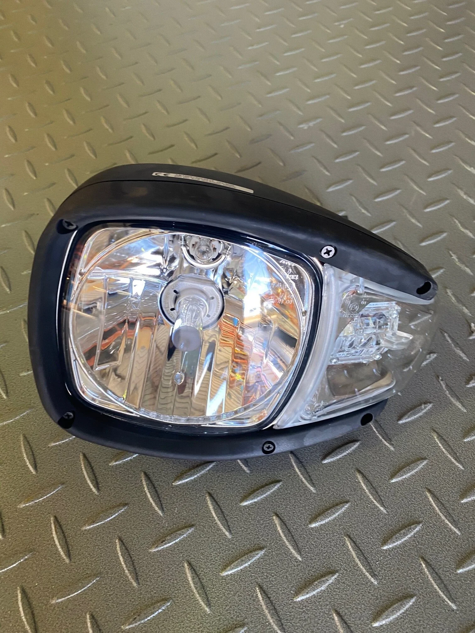 2599288 - LAMP GP, HEAD &amp; SIGNAL - $365.00+GST