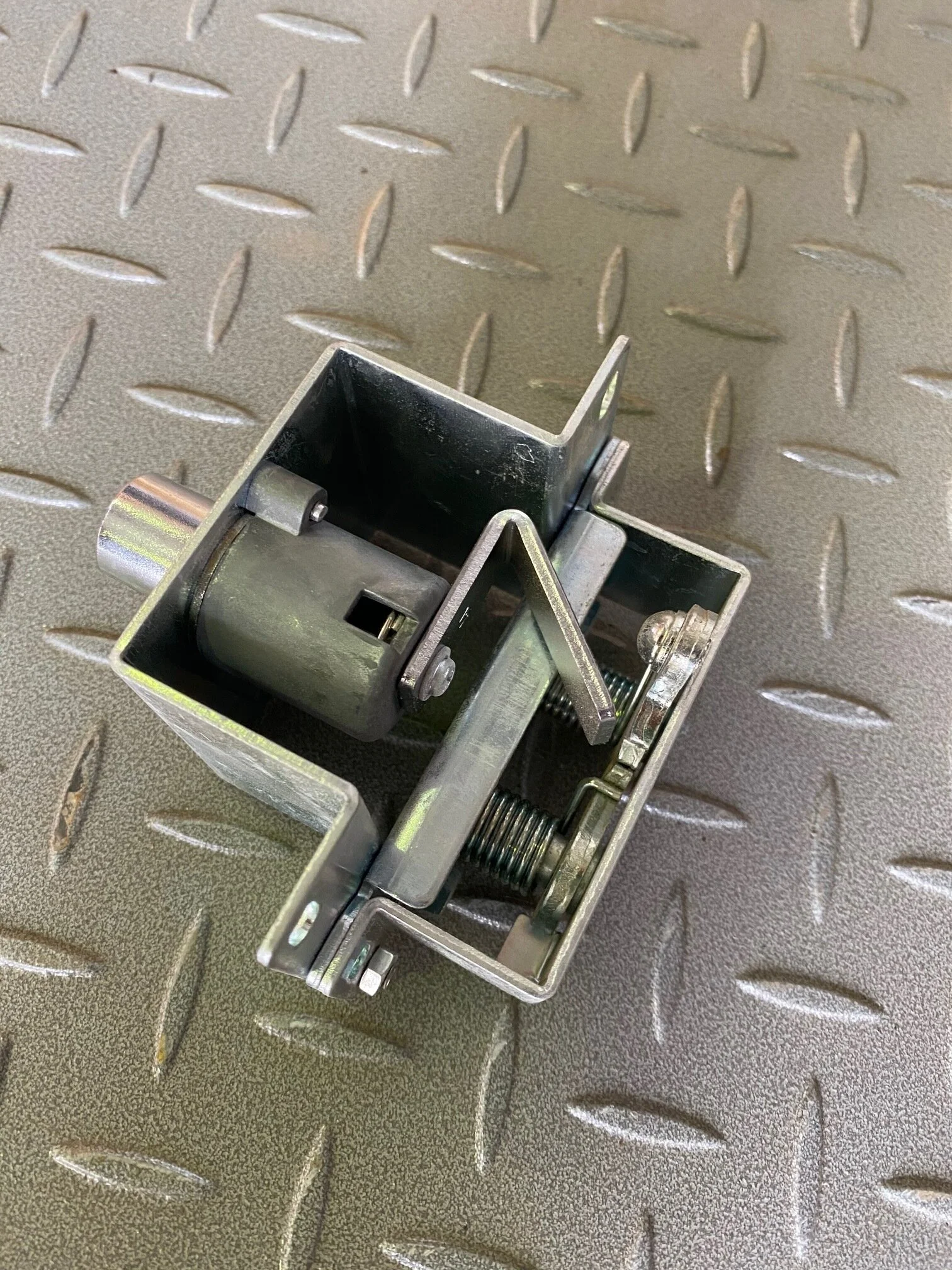 3205737 - LOCK AS - $205.00+GST