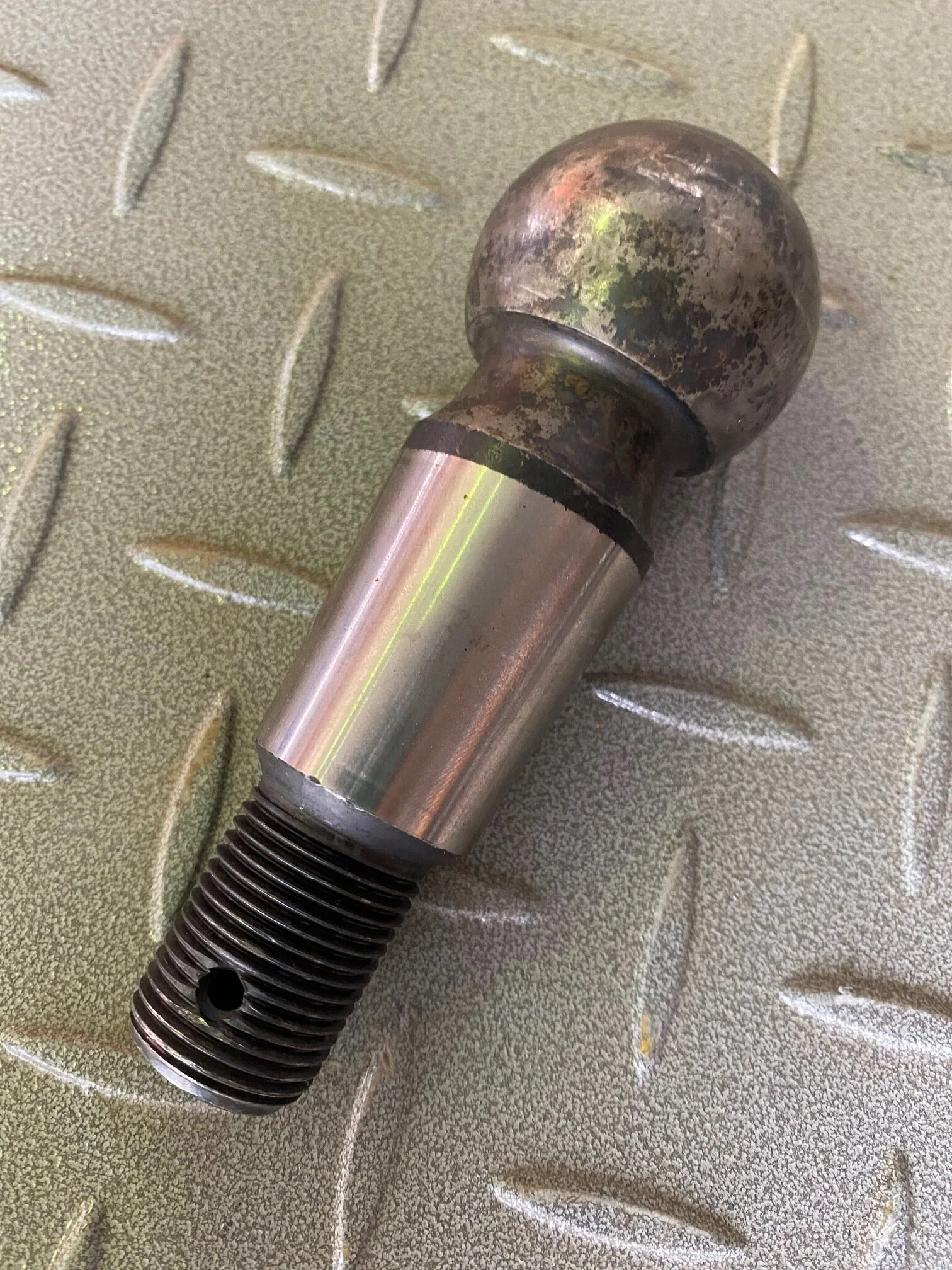 2746808 - BALLSTUD - $135.00+GST