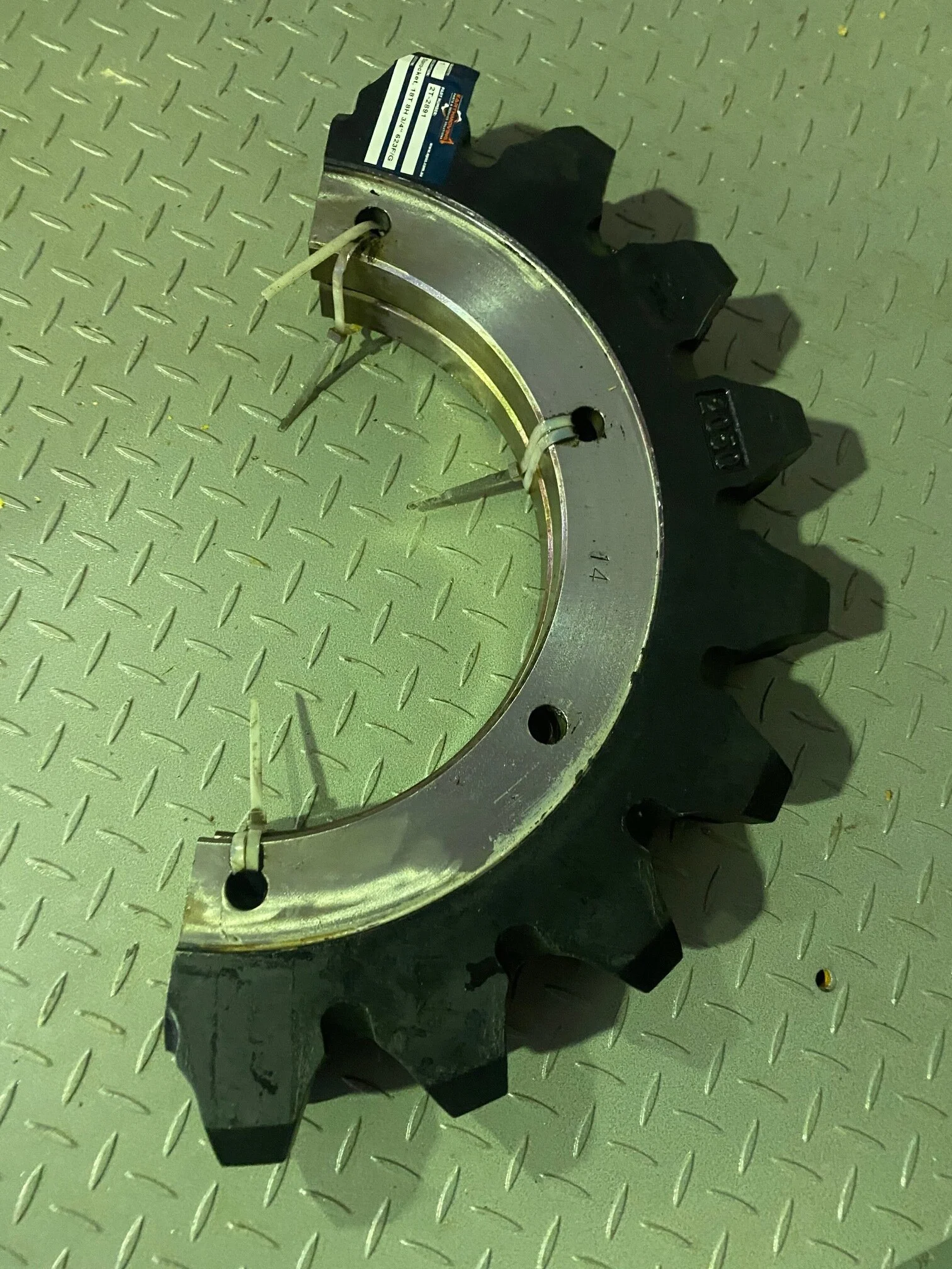 2T2891 - SPROCKET, SCRAPER ELEVATOR DRIVE - $1050.00+GST EA