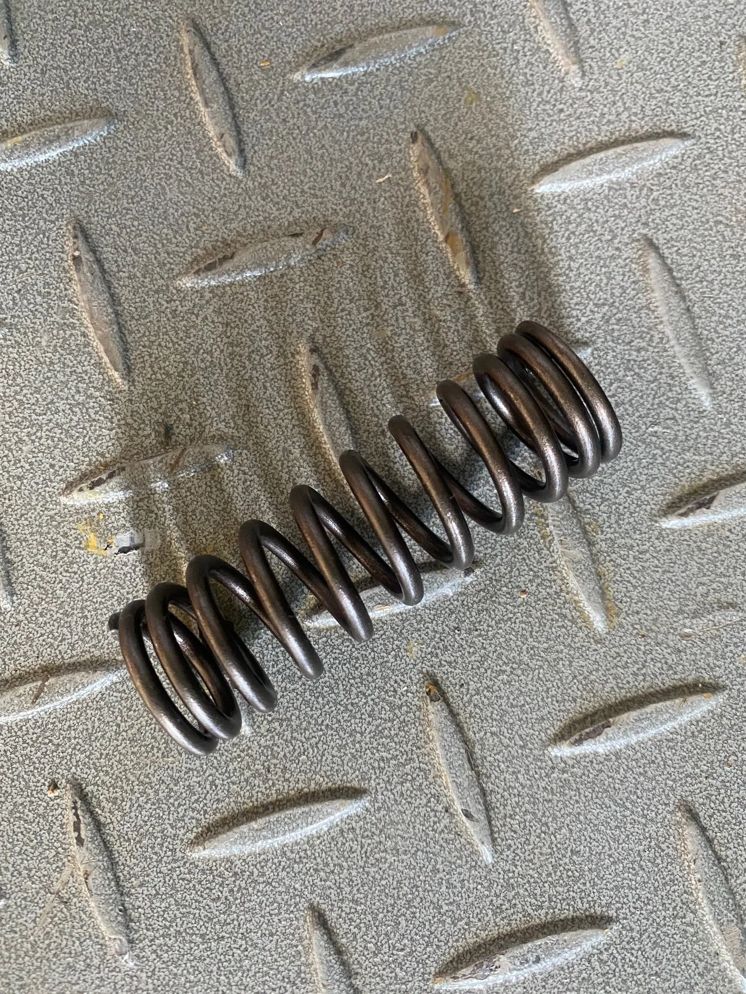 2113122 - SPRING, VALVE (INNER) - $7.25+GST EA