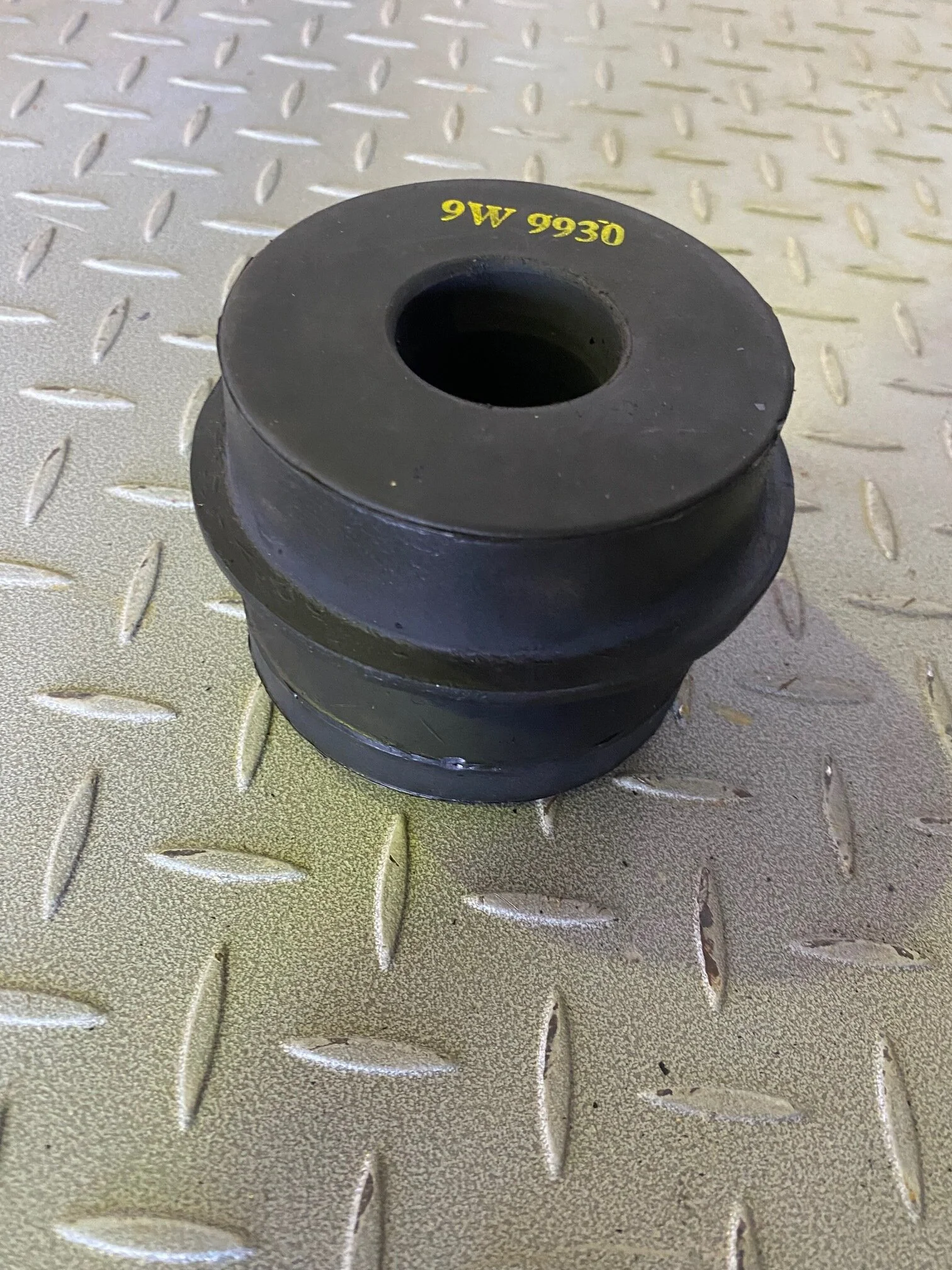 9W9930 - MOUNT AS, ENGINE - $38.00+GST EA