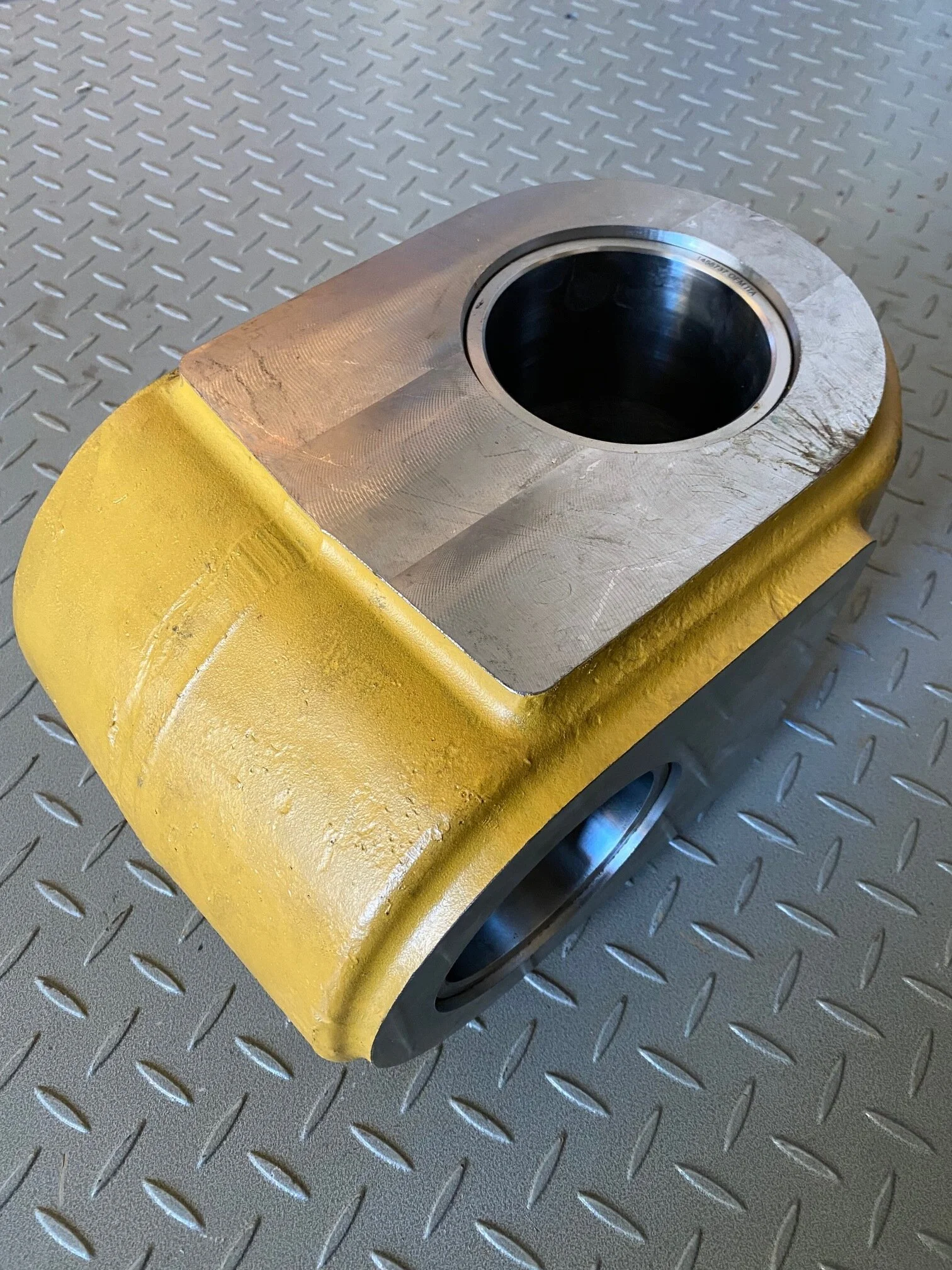 1303436 - CONNECTOR, BLADE MOUNT - $2,400.00+GST EA