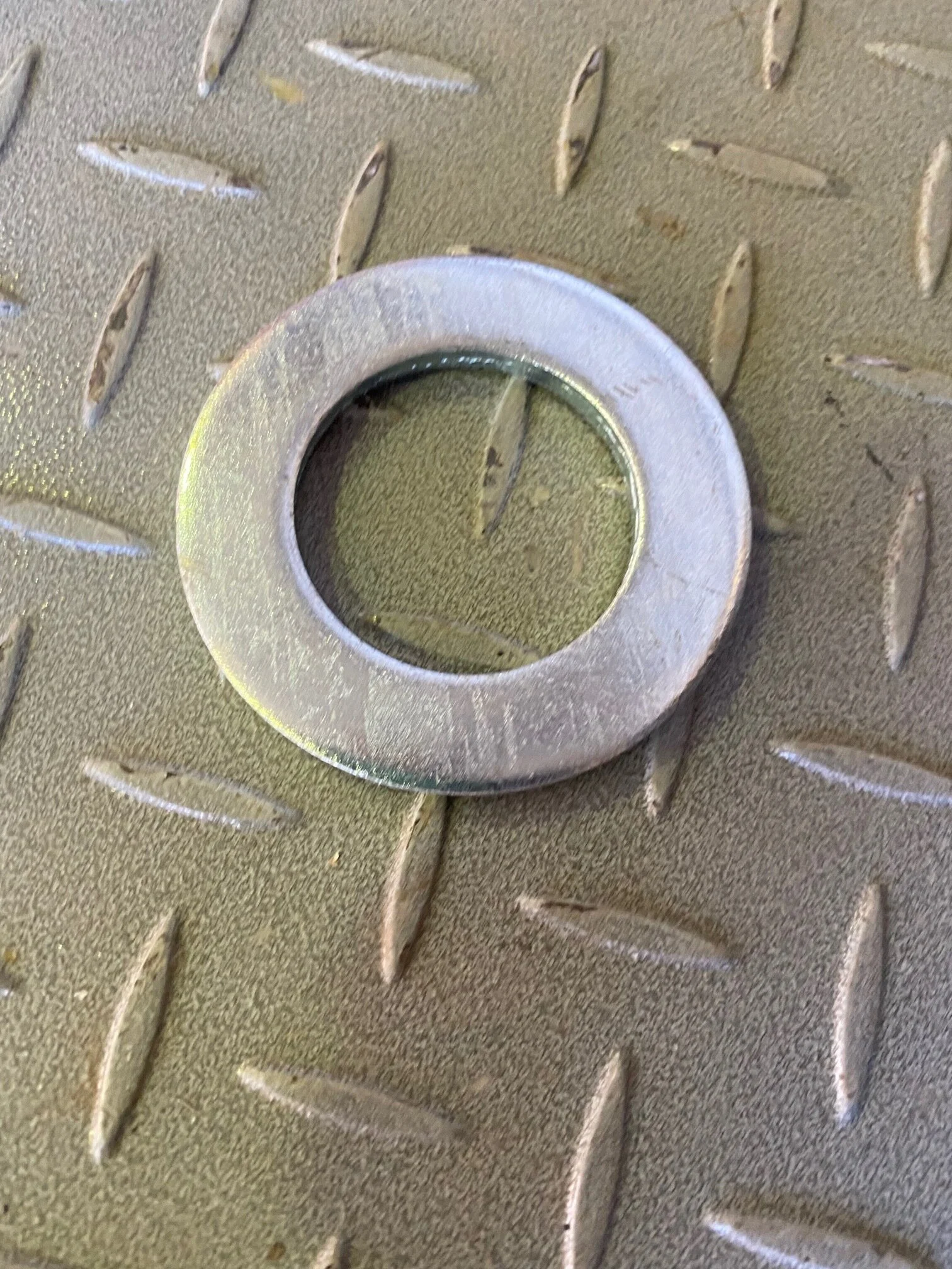 8D7424 - SPACER, CIRCLE DRIVE - $5.00+GST EA