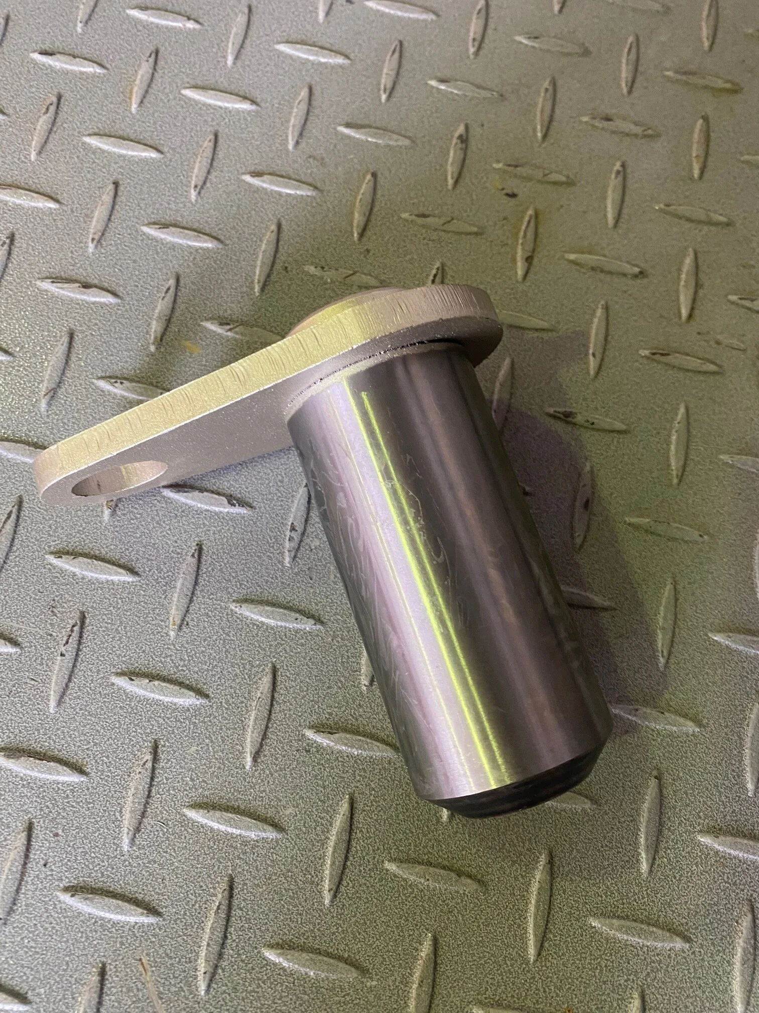 2U9202 - PIN AS, CYLINDER MOUNT - $95.00+GST EA