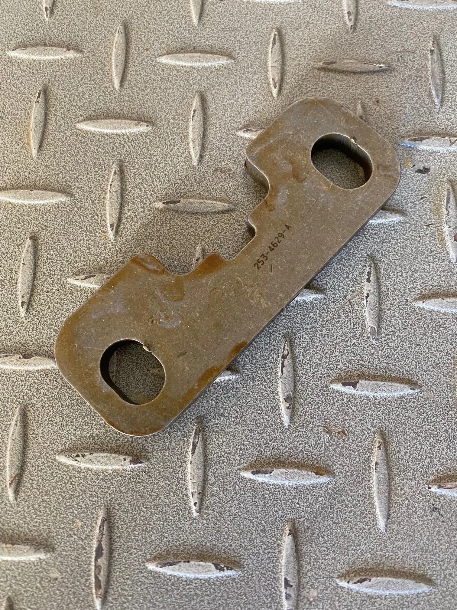 2534629 - RETAINER, BLADE SLIDE - $25.00+GST EA