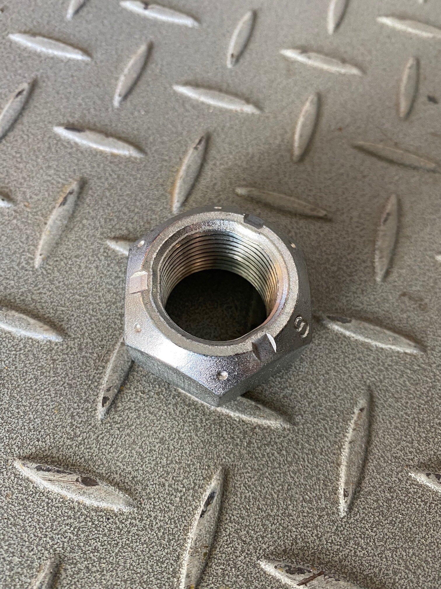 3D4904 - NUT, LOCK - $9.50+GST EA