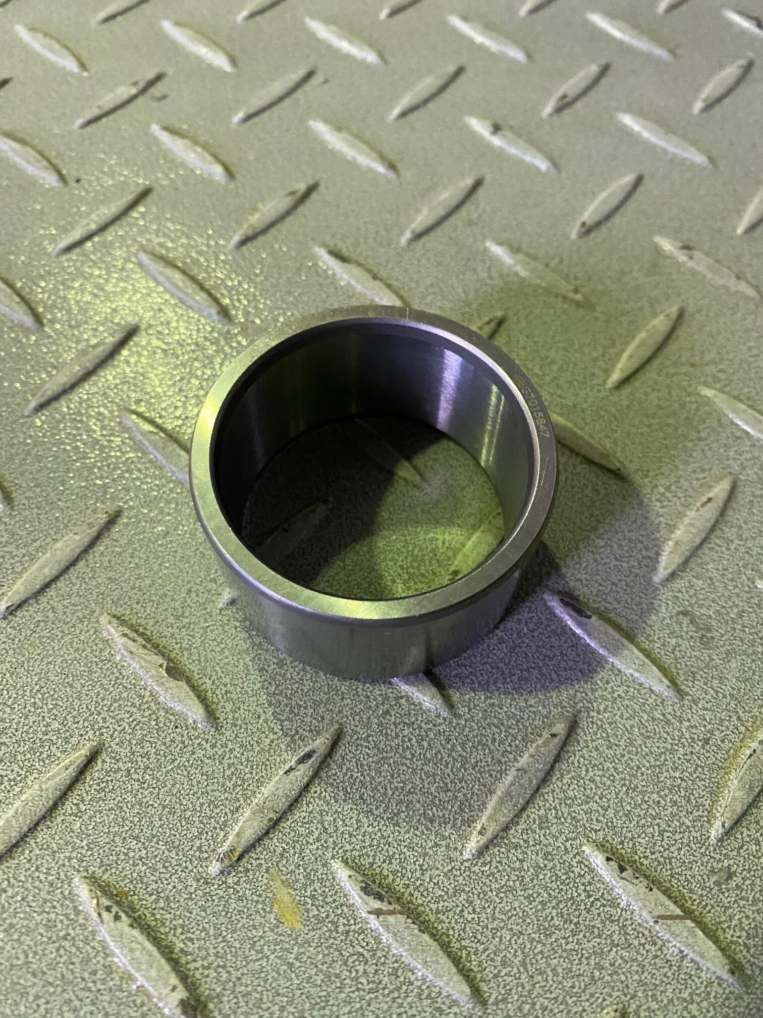 4J6374 - BEARING, CYLINDER MOUNT - $15.00+GST EA