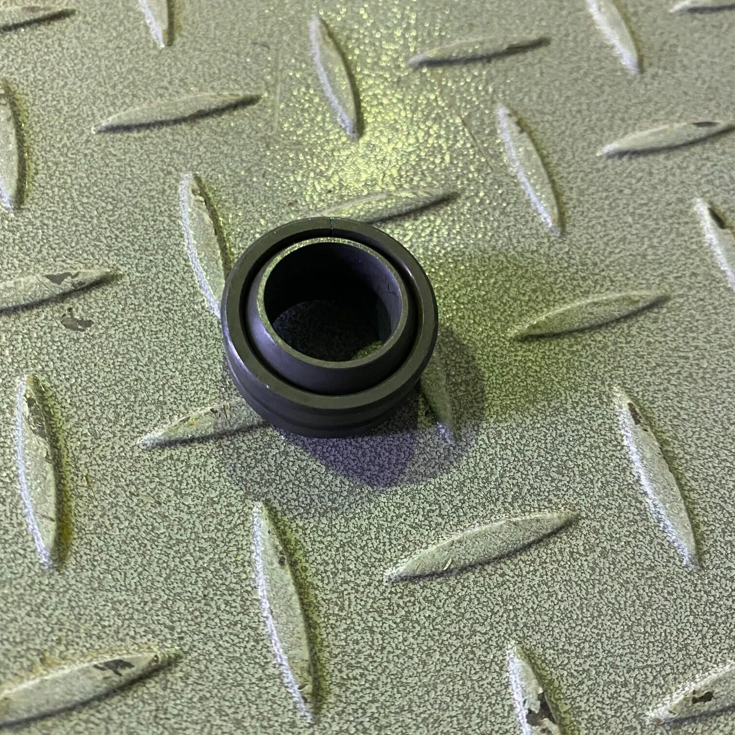 5P9962 - BEARING, SPHERICAL - $20.00+GST EA