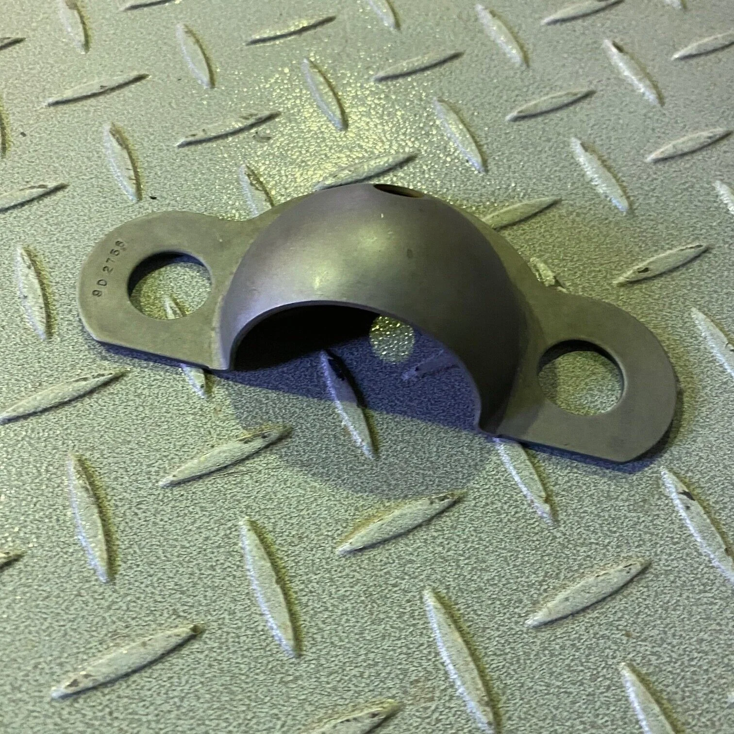 9D2756 - INSERT, CYLINDER MOUNT - $35.00+GST EA