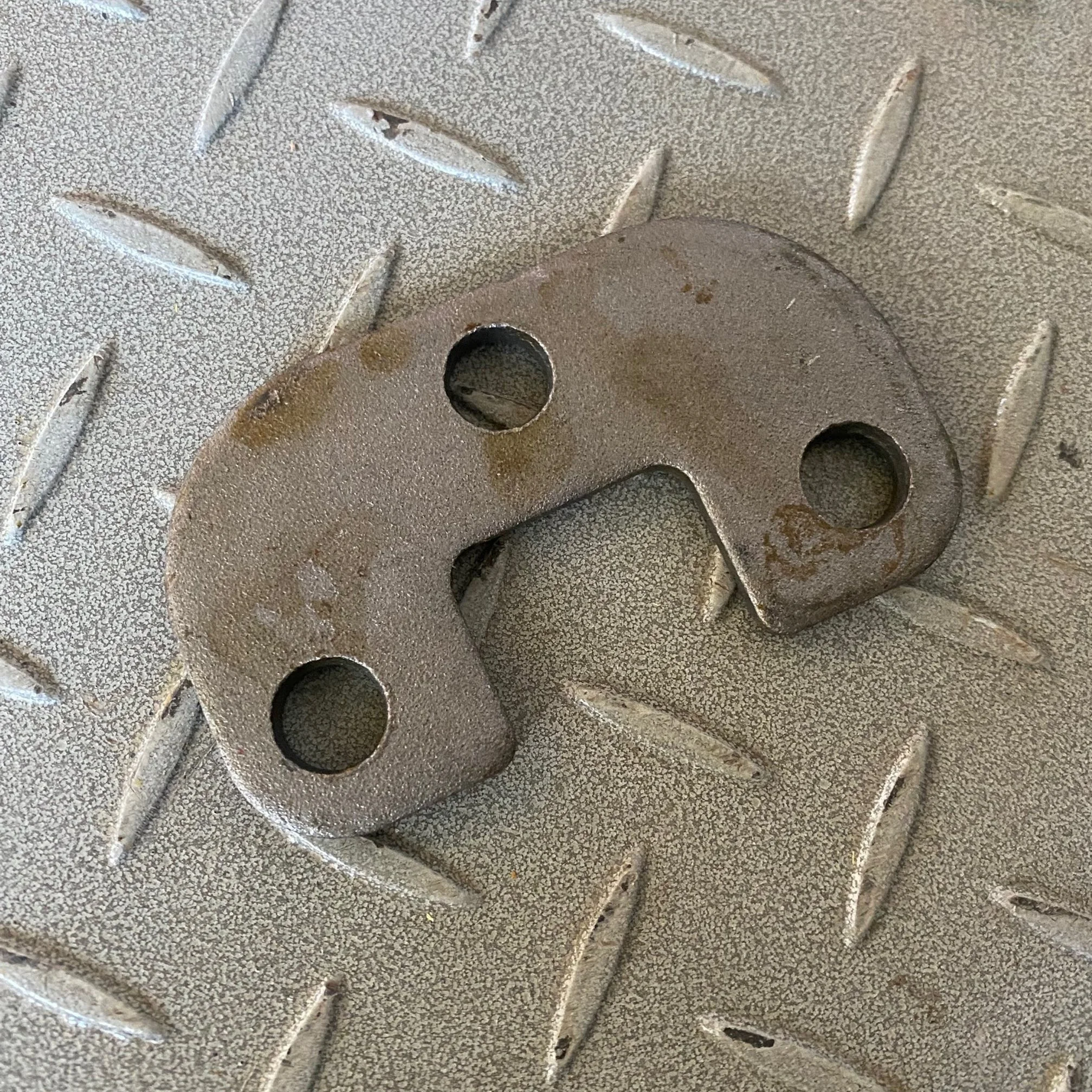 8W1749 - PLATE, RETAINER - $25.00+GST EA