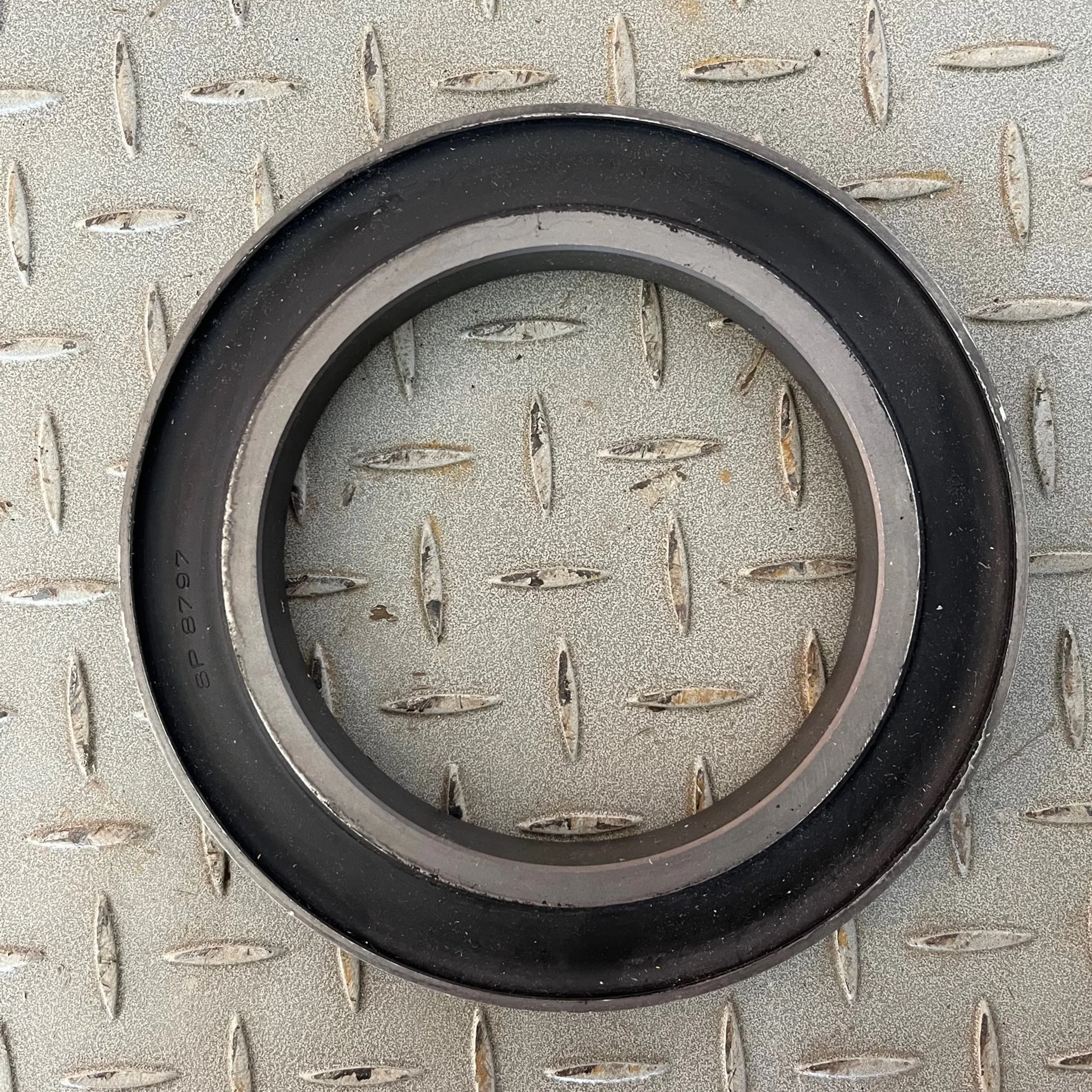 8P8796 - SEAL AS, OSCILLATING (EQUALIZER BAR CENTER) - $170.00+GST EA