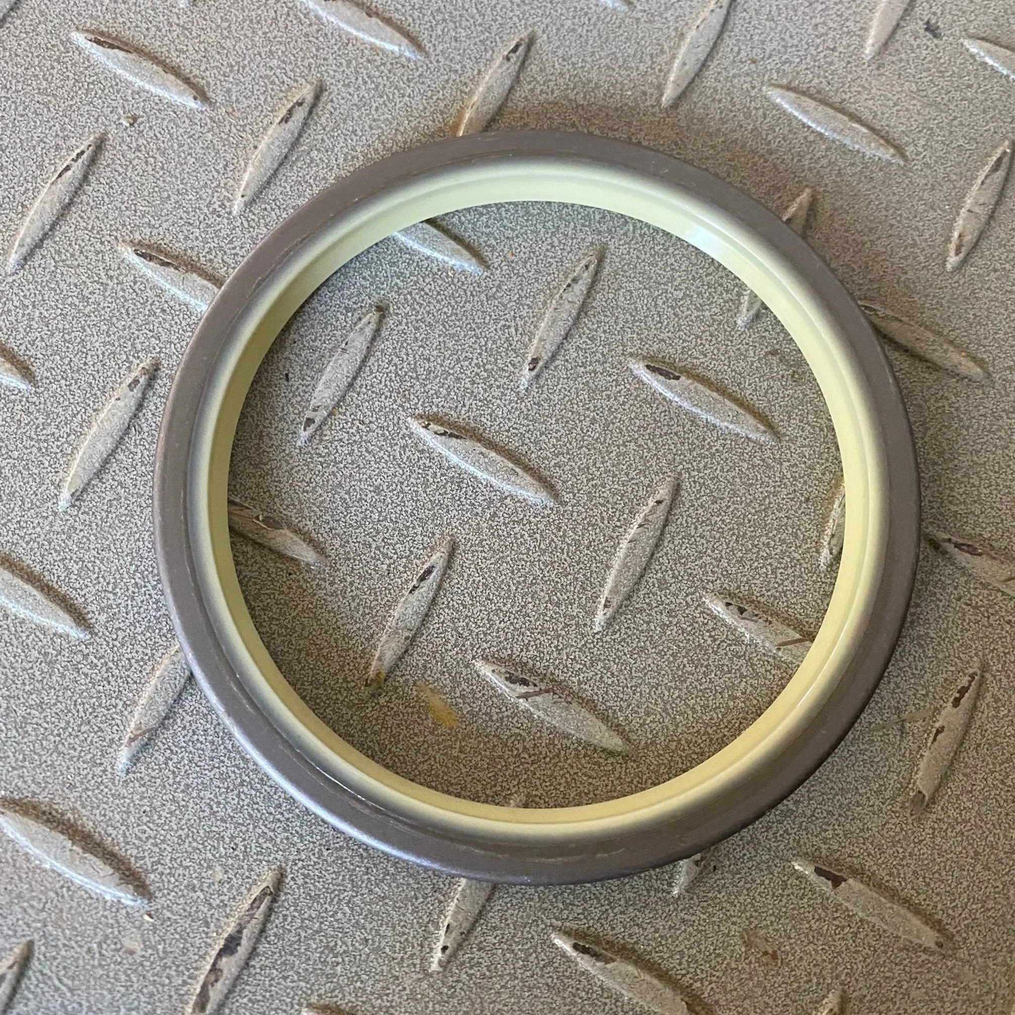 1661497 - SEAL, PIN (LIP TYPE) - $30.00+GST EA