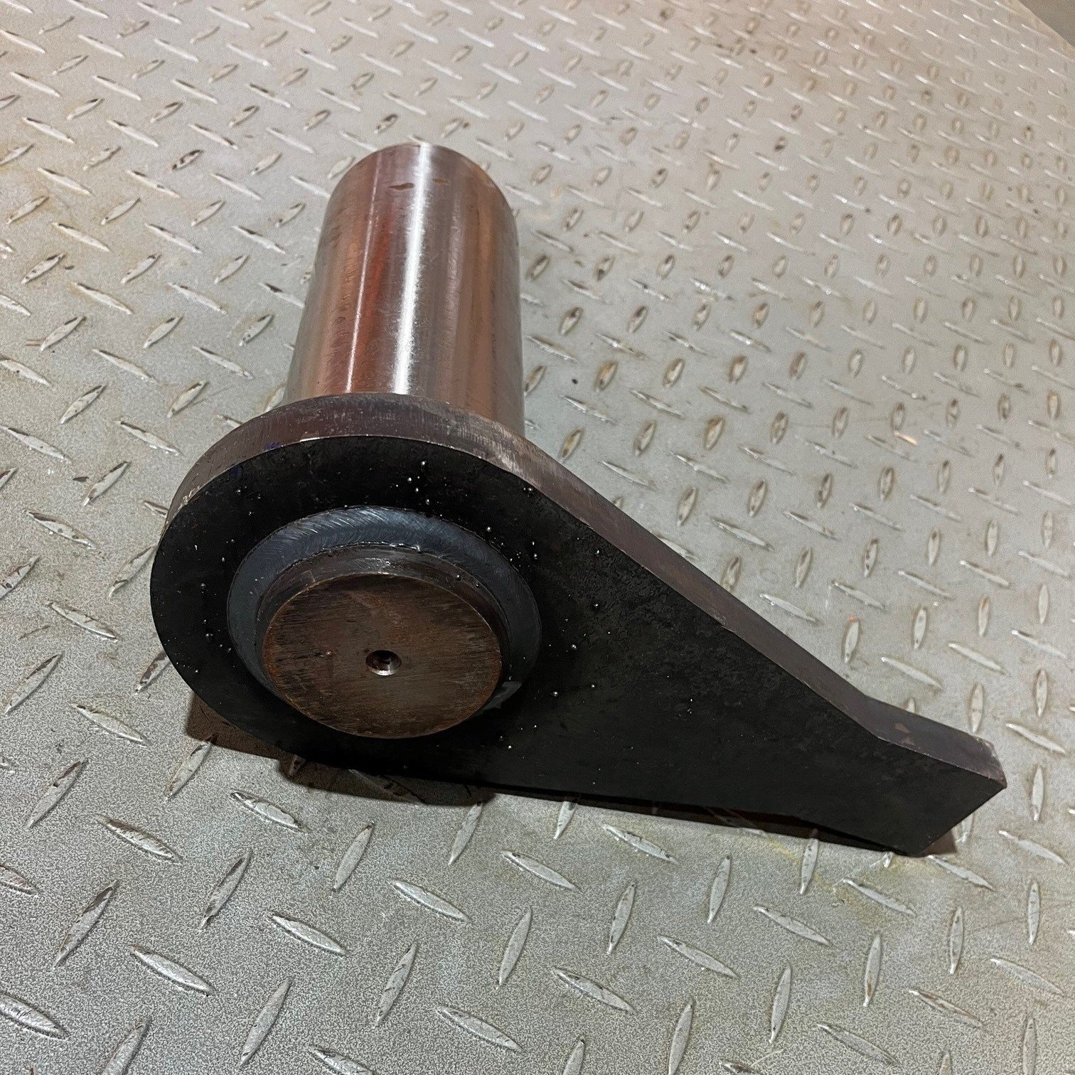 9J2290 - PIN AS, RIPPER MOUNT - $340.00+GST EA