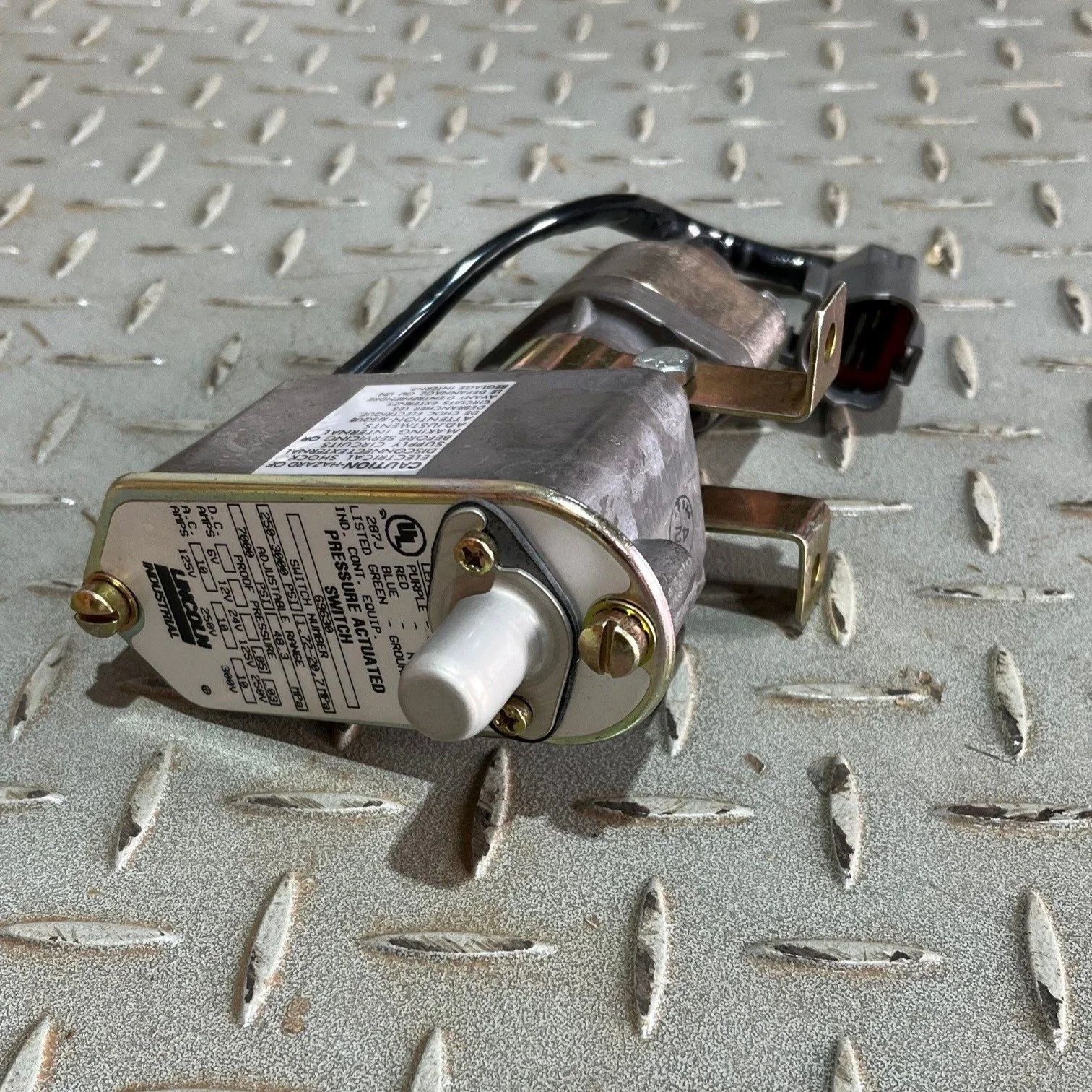 21N-68-32590 - SWITCH AS, PRESSURE - $1500.00+GST EA