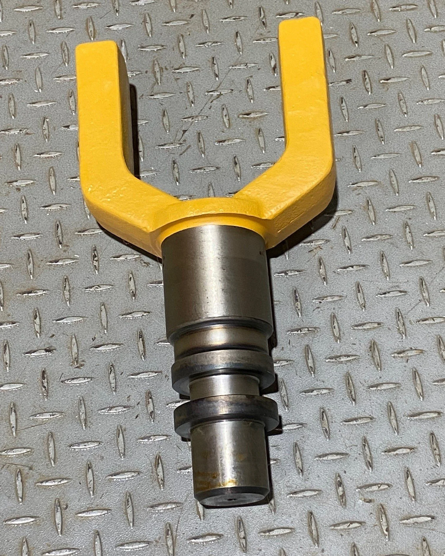 2995344 - YOKE, BLADE LIFT - $2850.00+GST EA