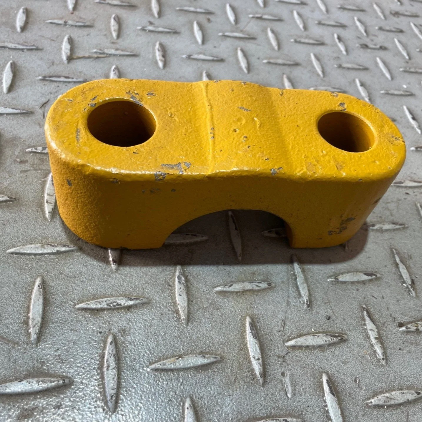 1311650 - CAP AS, ROLLER MOUNT- $55.00+GST EA