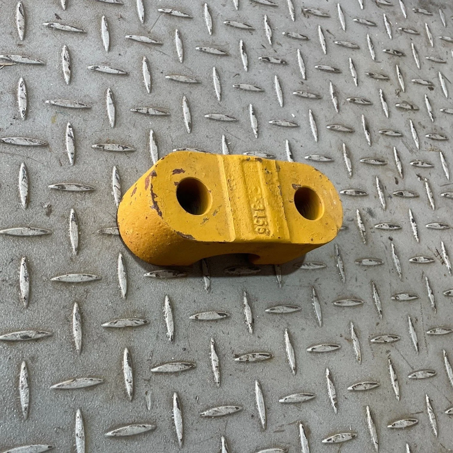 1311651 - CAP AS, ROLLER MOUNT - $38.00+GST EA