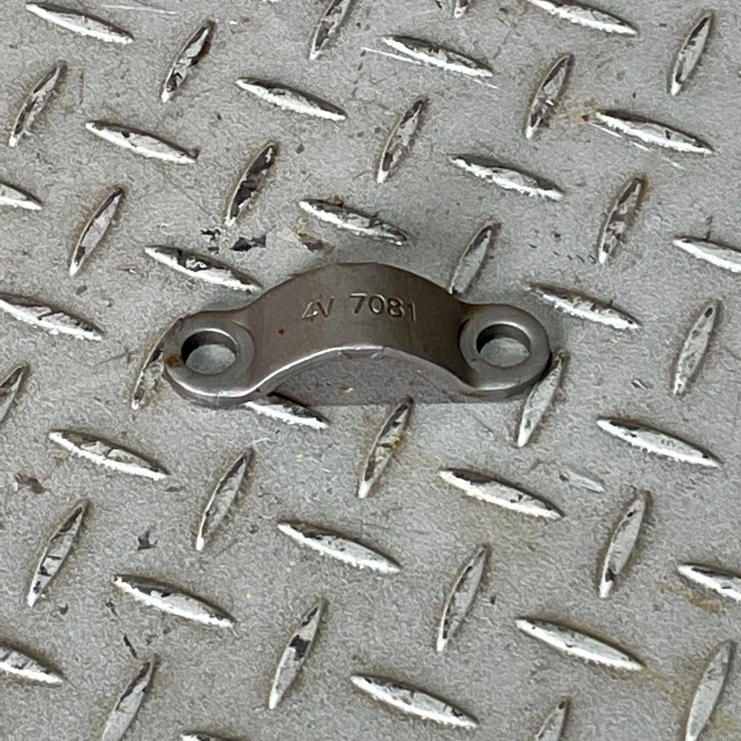 4V7081 - STRAP, UNIVERSAL JOINT MOUNT - $20.00+GST EA