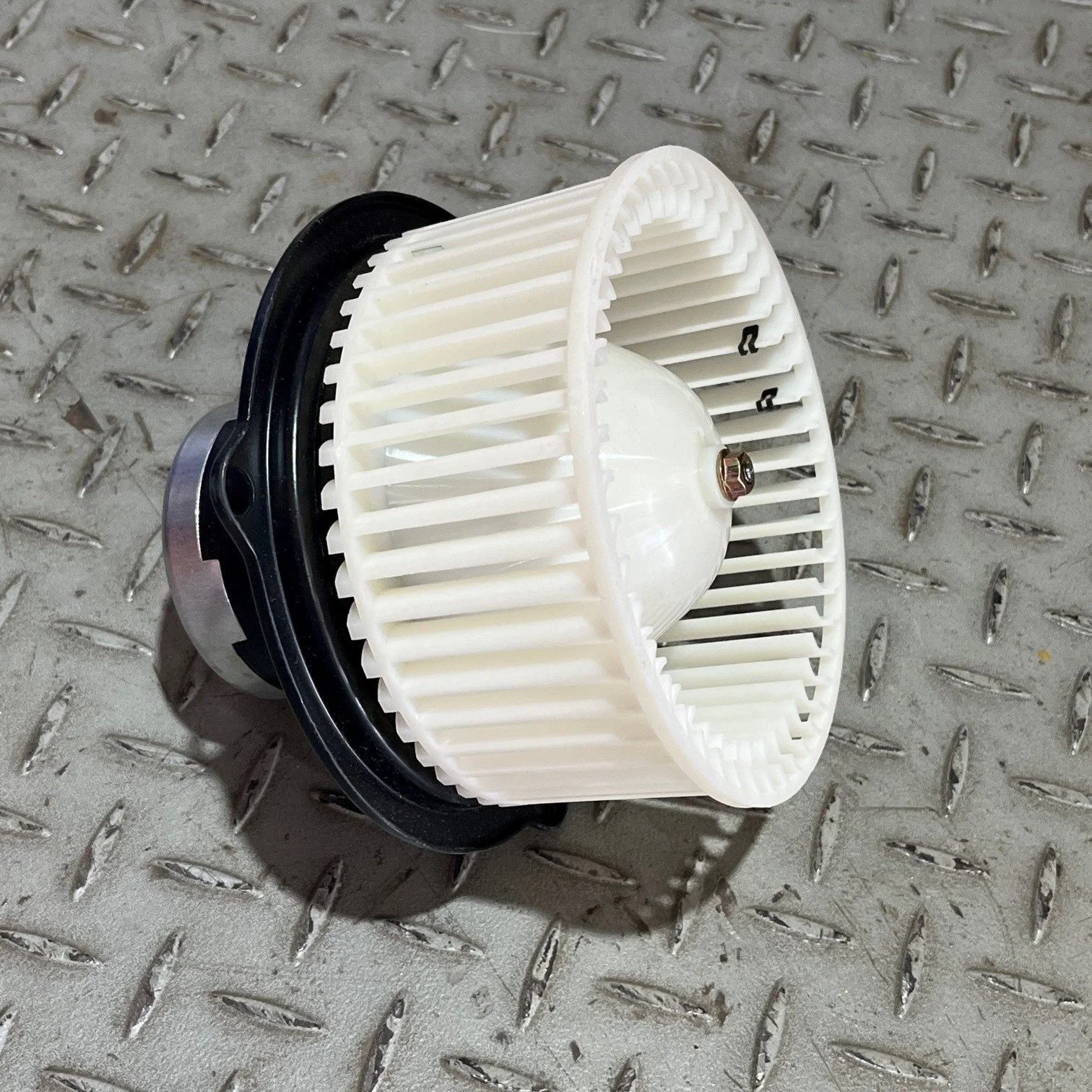 17A-Z11-7120 - MOTOR AS, BLOWER - $595.00+GST EA