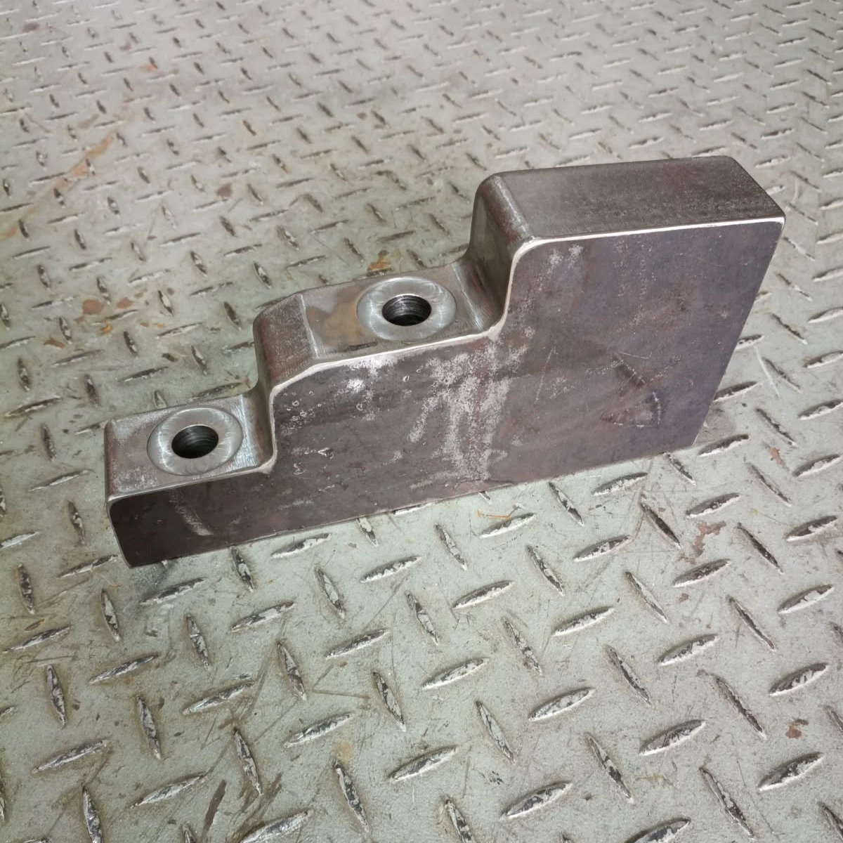 1942008 - PLATE, SCRAPER BAR MOUNT - $285.00+GST EA