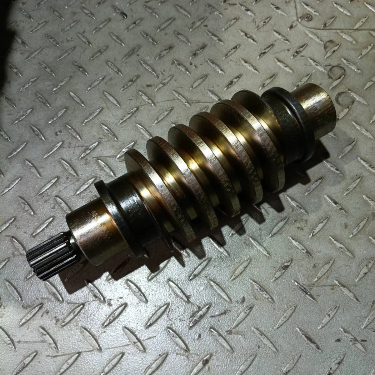 5239068 - GEAR, WORM - $1200.00+GST EA