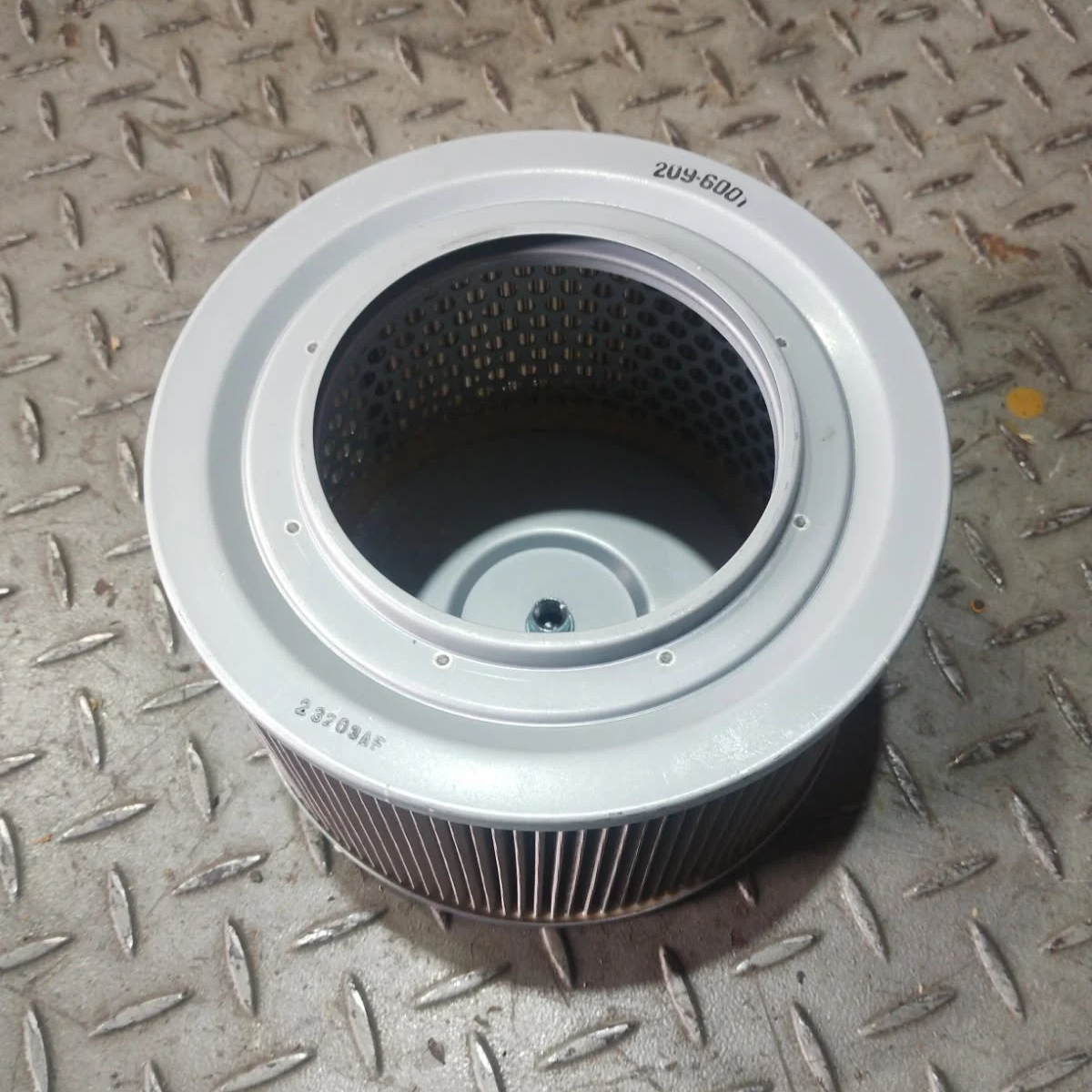 2096001 - SCREEN AS, HYD TANK - $200.00+GST EA