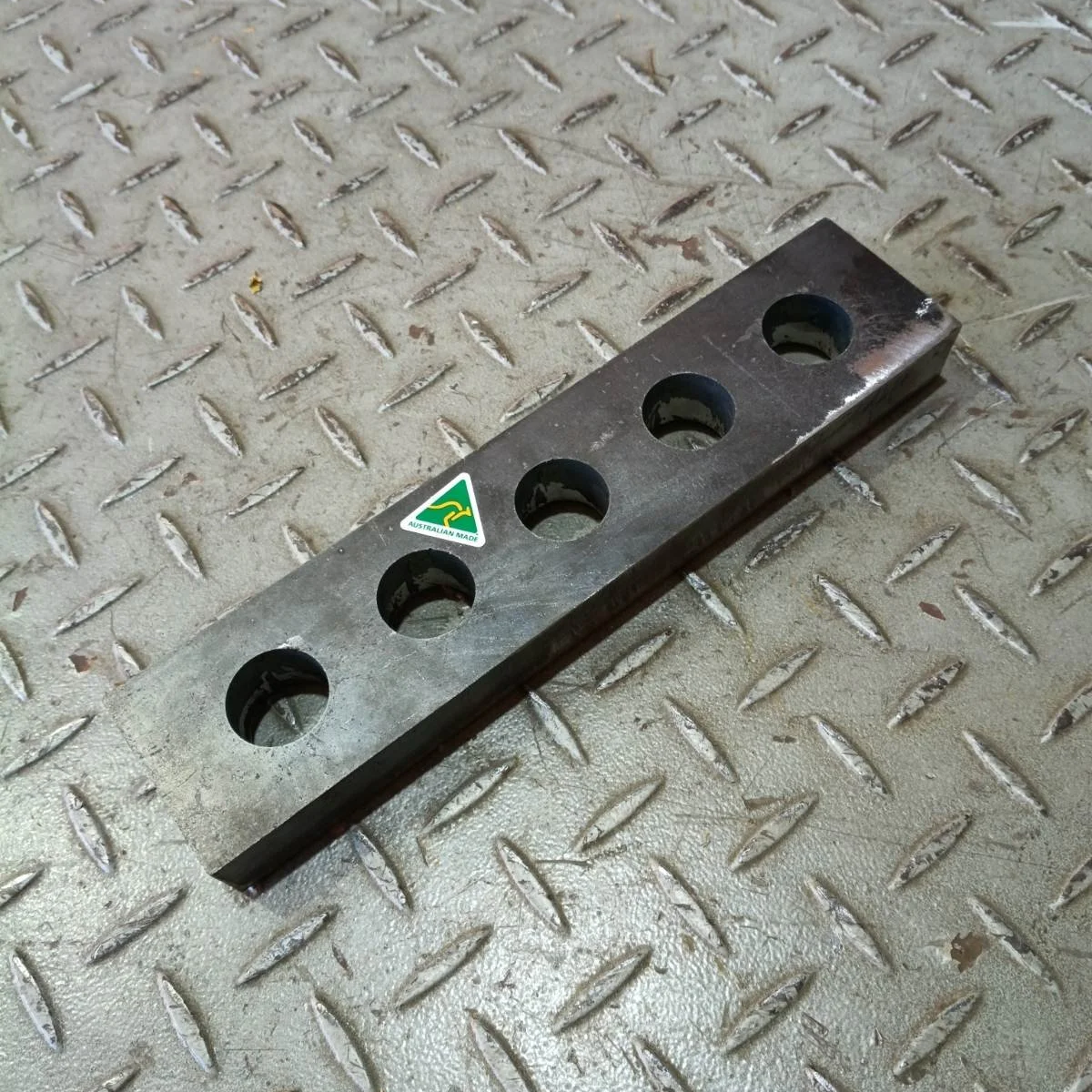 5853174 - PLATE, CLEANER BAR MOUNT - $185.00+GST EA