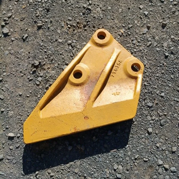 7Y0358 - SIDE CUTTER, BUCKET (LH) - $180.00+GST EA