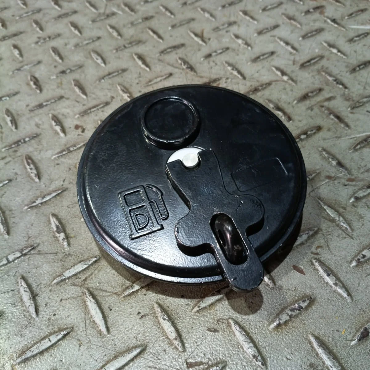 1018909 - CAP, FUEL FILLER (NON VENTED) - $115.00+GST EA