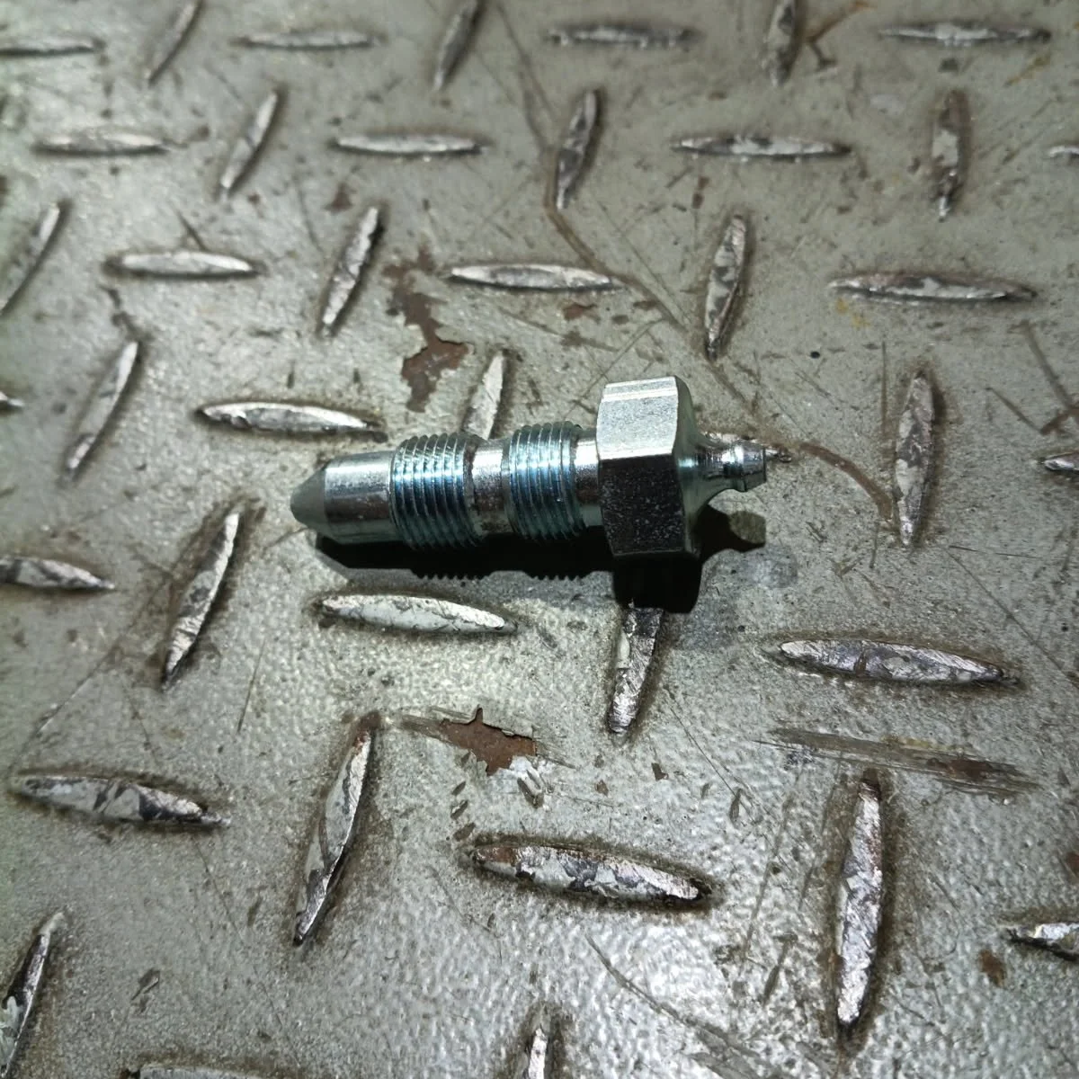 1908609 - VALVE, TRACK ADJUSTER FILL - $19.50+GST EA