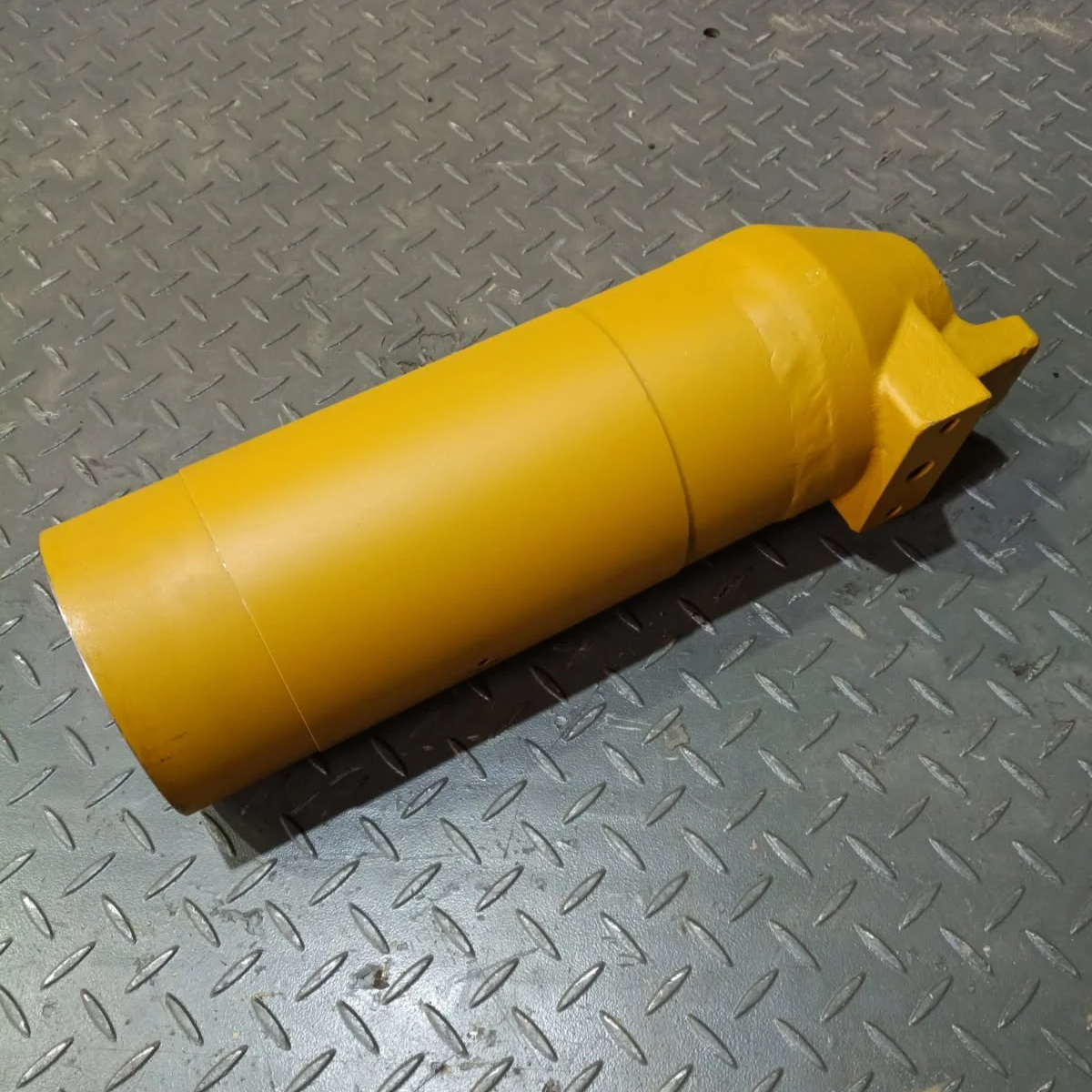 17M-30-54281 - CYLINDER AS, TRACK ADJUSTER - $1450.00+GST EA