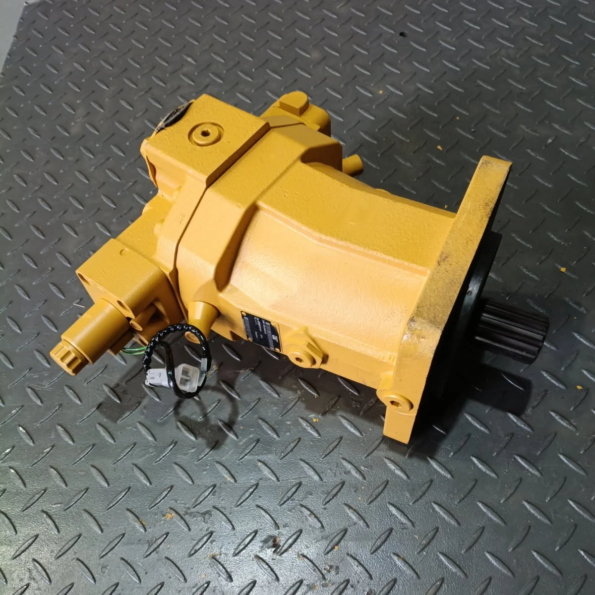 10R5463 (1986041) - MOTOR GP (PISTON), BRAKE COOLING - $7,500.00+GST EXCHANGE