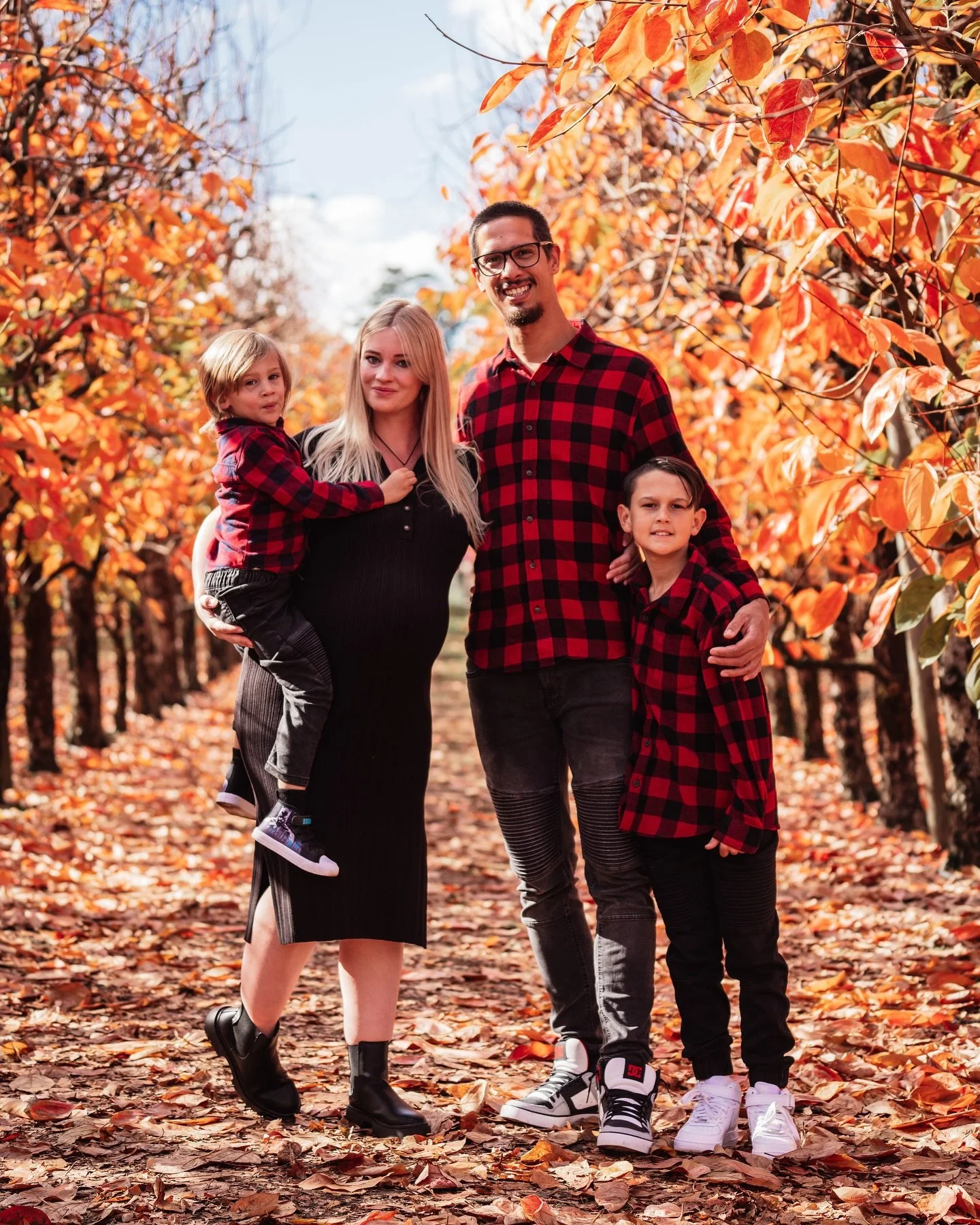 Always love visiting @raeburnorchards for a photoshoot 🍁🍂

Maternity session with Sasha and her lovely family 🫶🏼

Get in touch to book in a photoshoot for any occasion 📷

#familyphotographer #photoshootinspo #perthphotographer