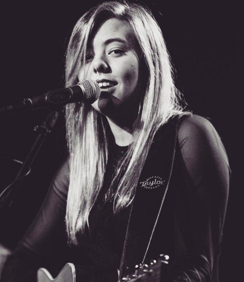 Roxy Searle