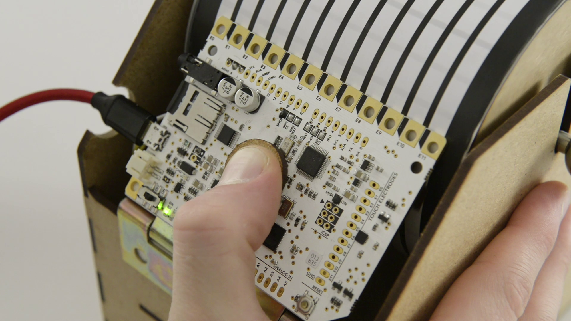 midi-instrument-arduino-touch-notes-ableton.png