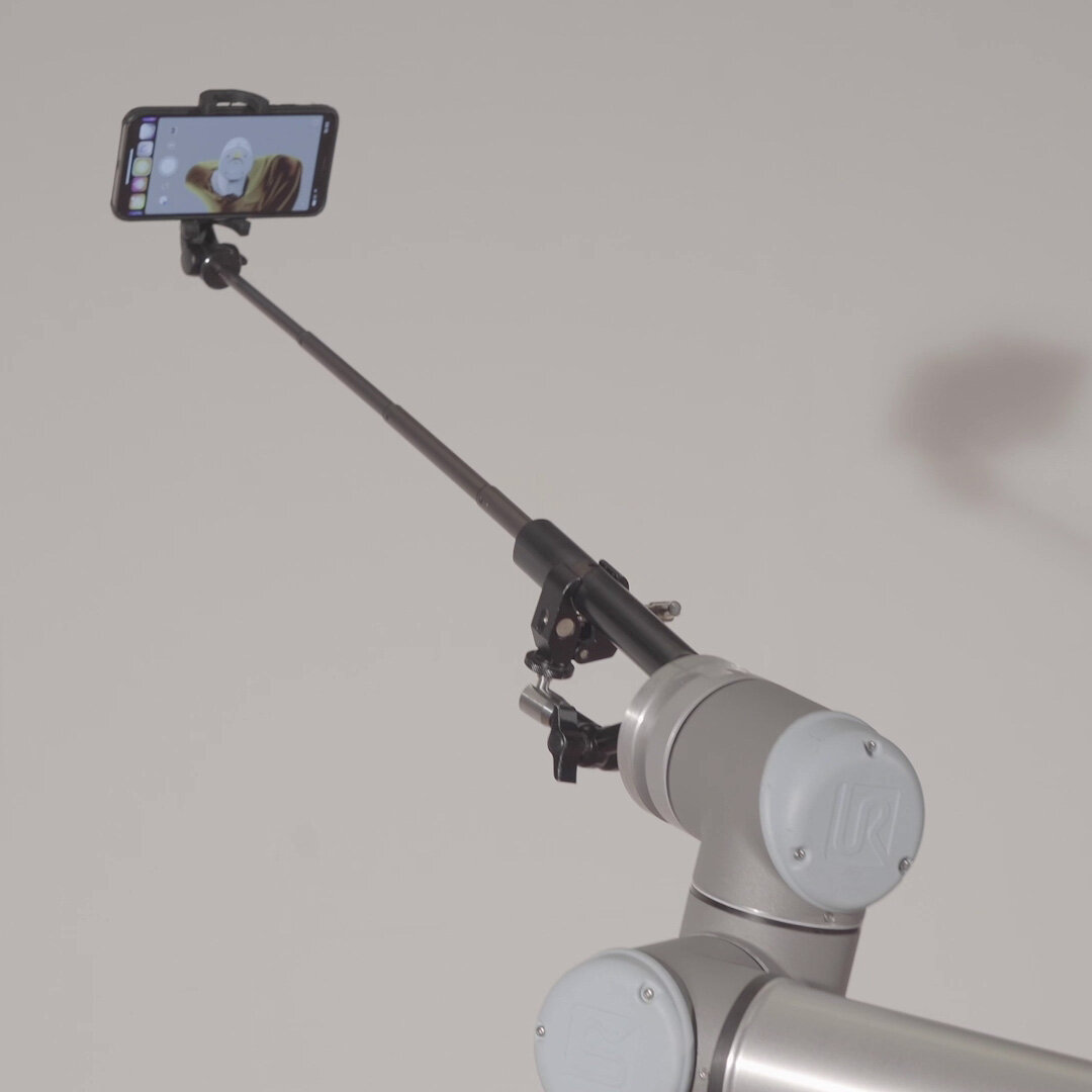 ego-stick-robot-narcissic-installation-art.jpg