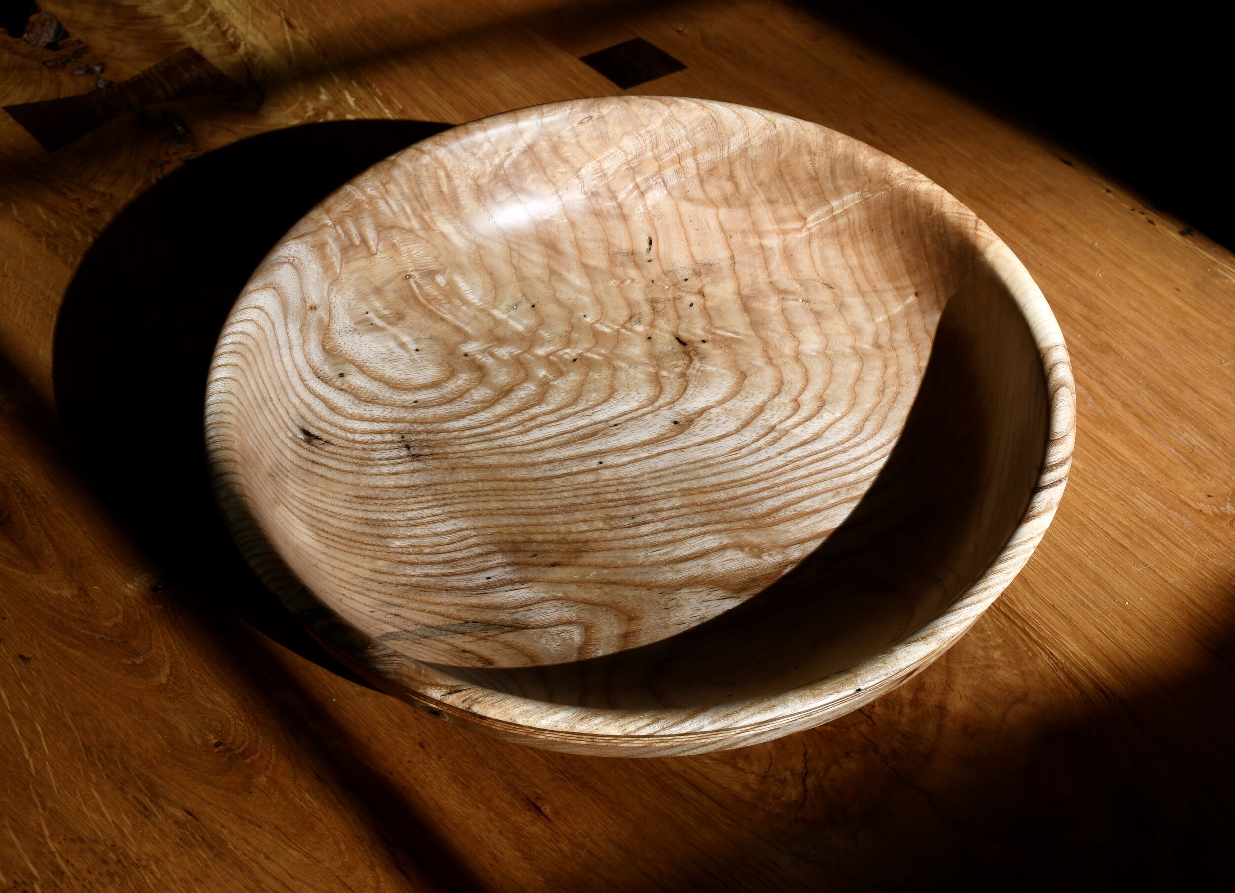 Curly Ash Serving Bowl