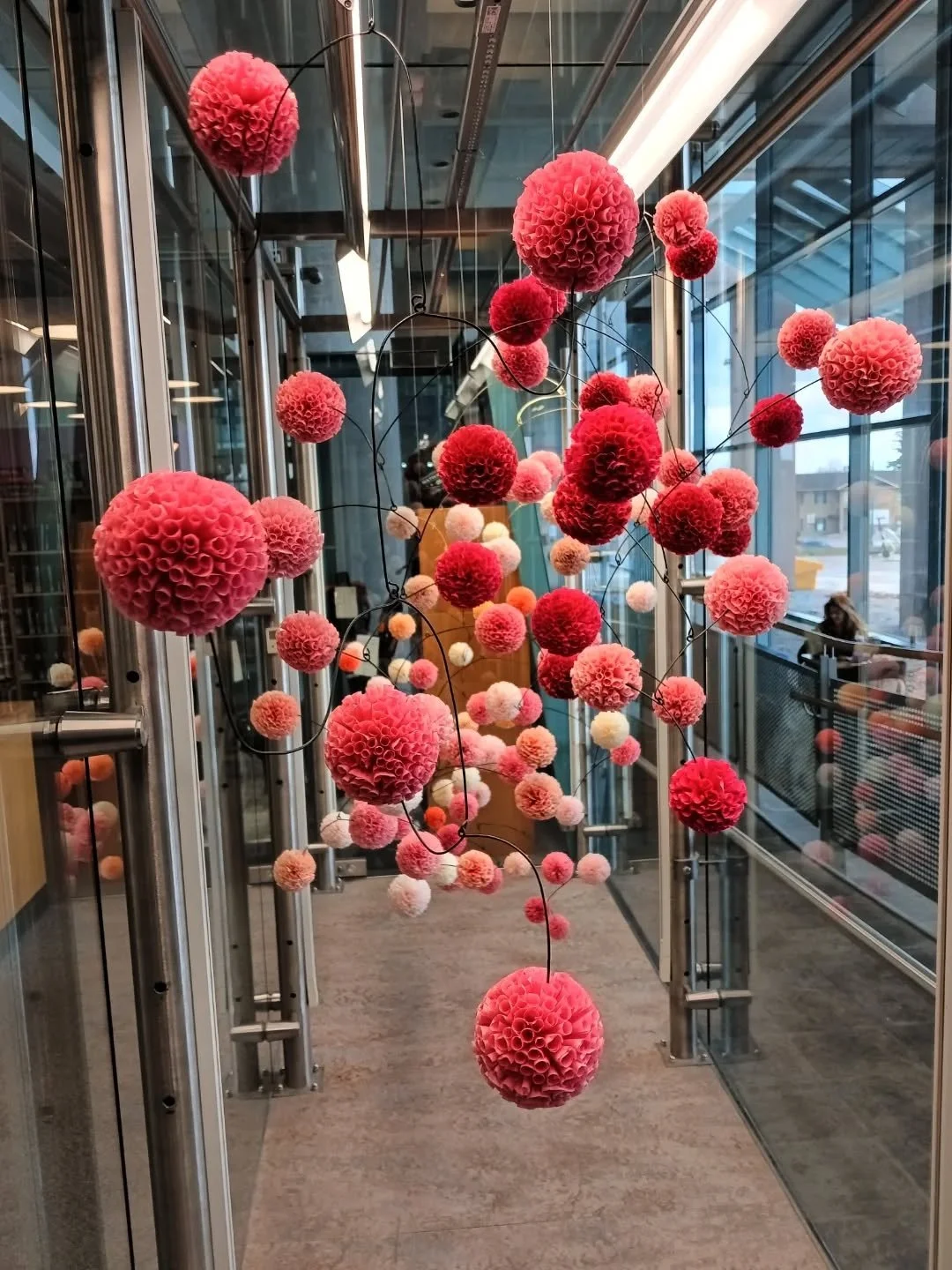 Visit the @richmondhillpl (Central Branch) to see my installation DANCING BLOSSOMS in the glass case gallery. The exhibition is up until the end of January and I will also teach a workshop there soon.

Hop on my newsletter to stay in touch about futu
