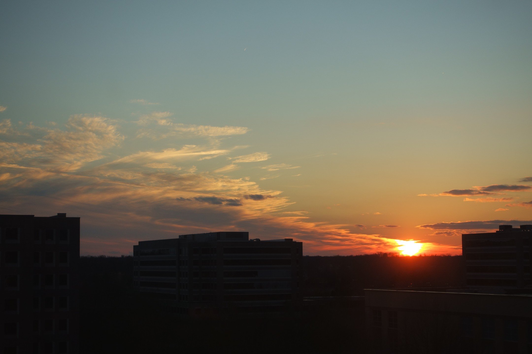 A nice sunset from somewhere in NJ.

#sunset #sky #skylovers #photographer #photography #photooftheday #horizon #landscapephotography