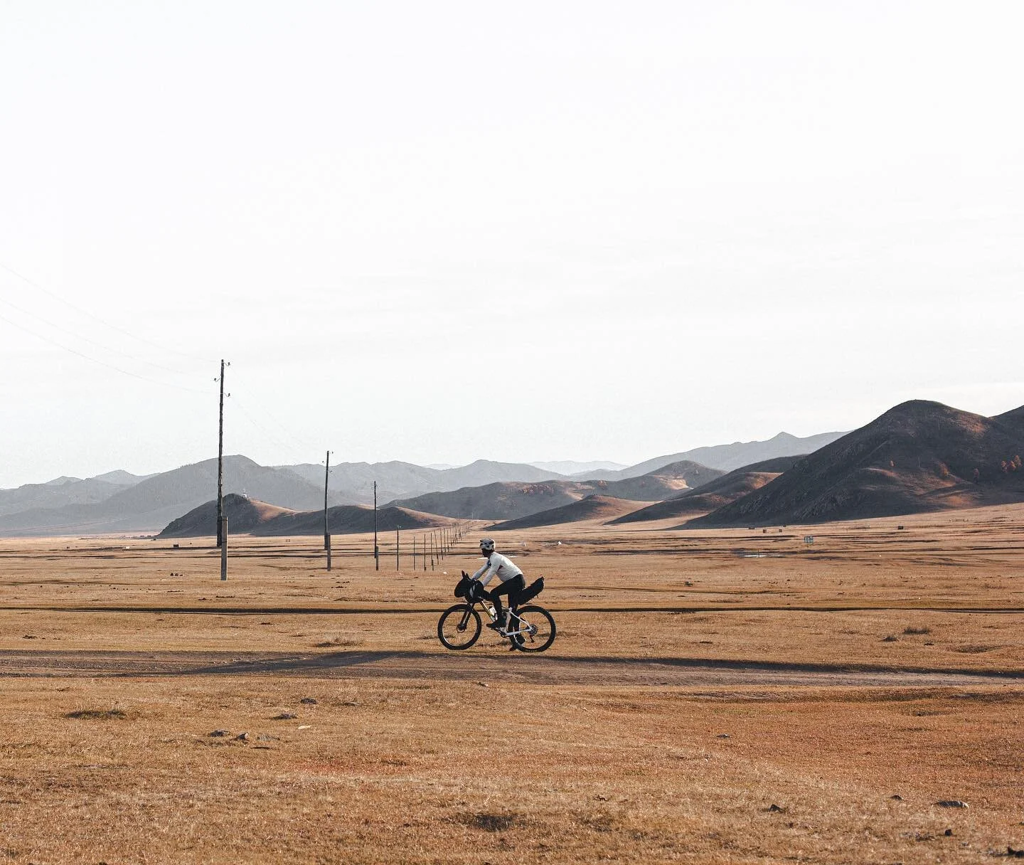 Tu verra jamais la fin de l&rsquo;histoire 
si tu fais demi tour &agrave; deux minutes de la victoire. 
&bull;
&bull;
&bull;
#bikepacking #bikelife #ultracycling #ultrabiking #mongolia #meetmongolia #backpackinglife #neverstopexplore #gravelbike #fre