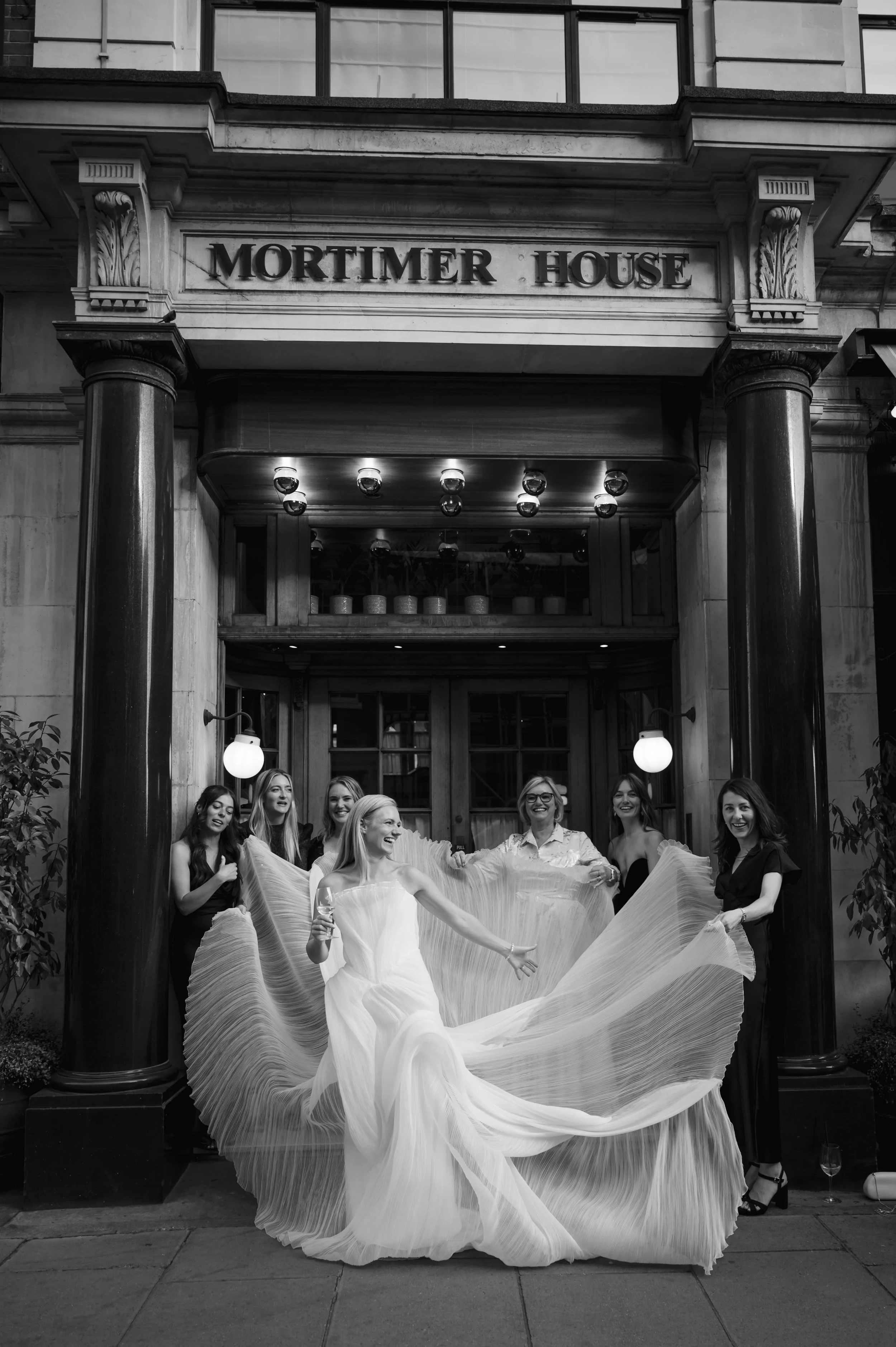 Fitzrovia Chapel Wedding / Lauren Braithwaite