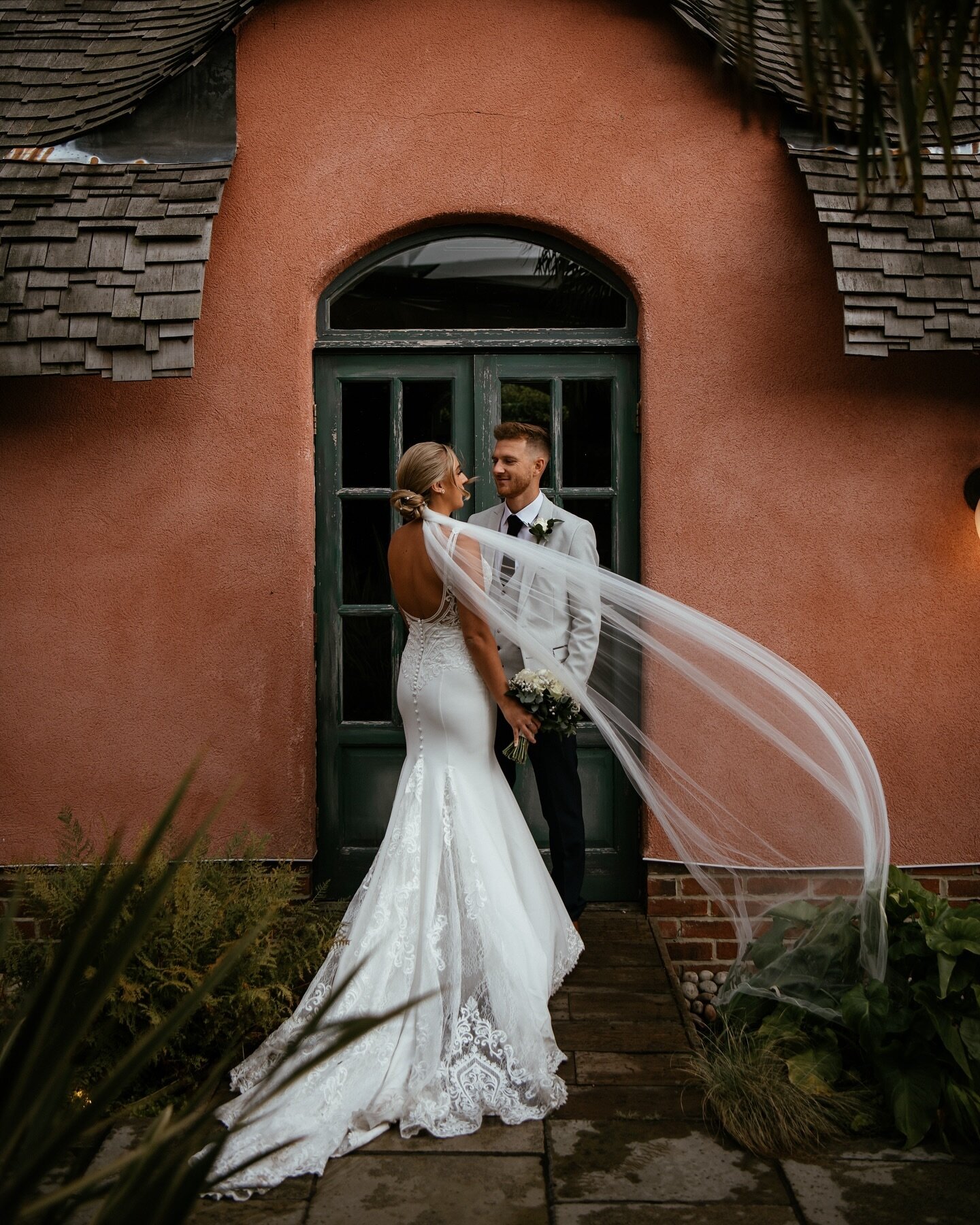 Watching that veil blow&hellip; 😍

Dress - @hugoandelliotbridal 
Venue - @lepetitchateauweddings 
Flowers - @flowerhouseuk 
Suit - @bakers_tailoring 

#weddingeditorial #modernbride #weddinginspiration #laurenbraithwaitephotography
#editorialwedding