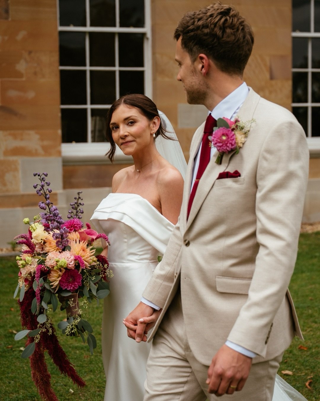 Sophie + Tom at my favourite place @wylam_brewery &hearts;️

Venues: @weddingsatthepalace 
Dress: @evieyoungbridal / @sistersofgracebridaloutlet 
Shoes: @dune_london 
MUA &amp; Hair: @labellevous 
Ceremony Florist: @greenfloristnorton 
Venue Florist: