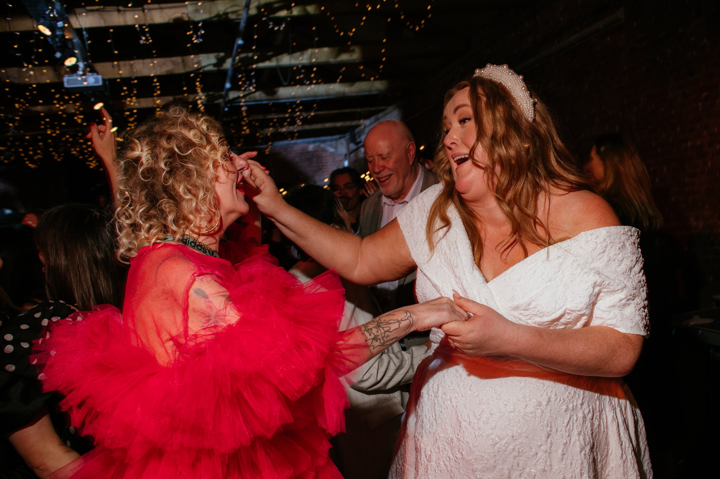 The Baltic / Tapyard Wedding in Newcastle by Lauren Braithwaite