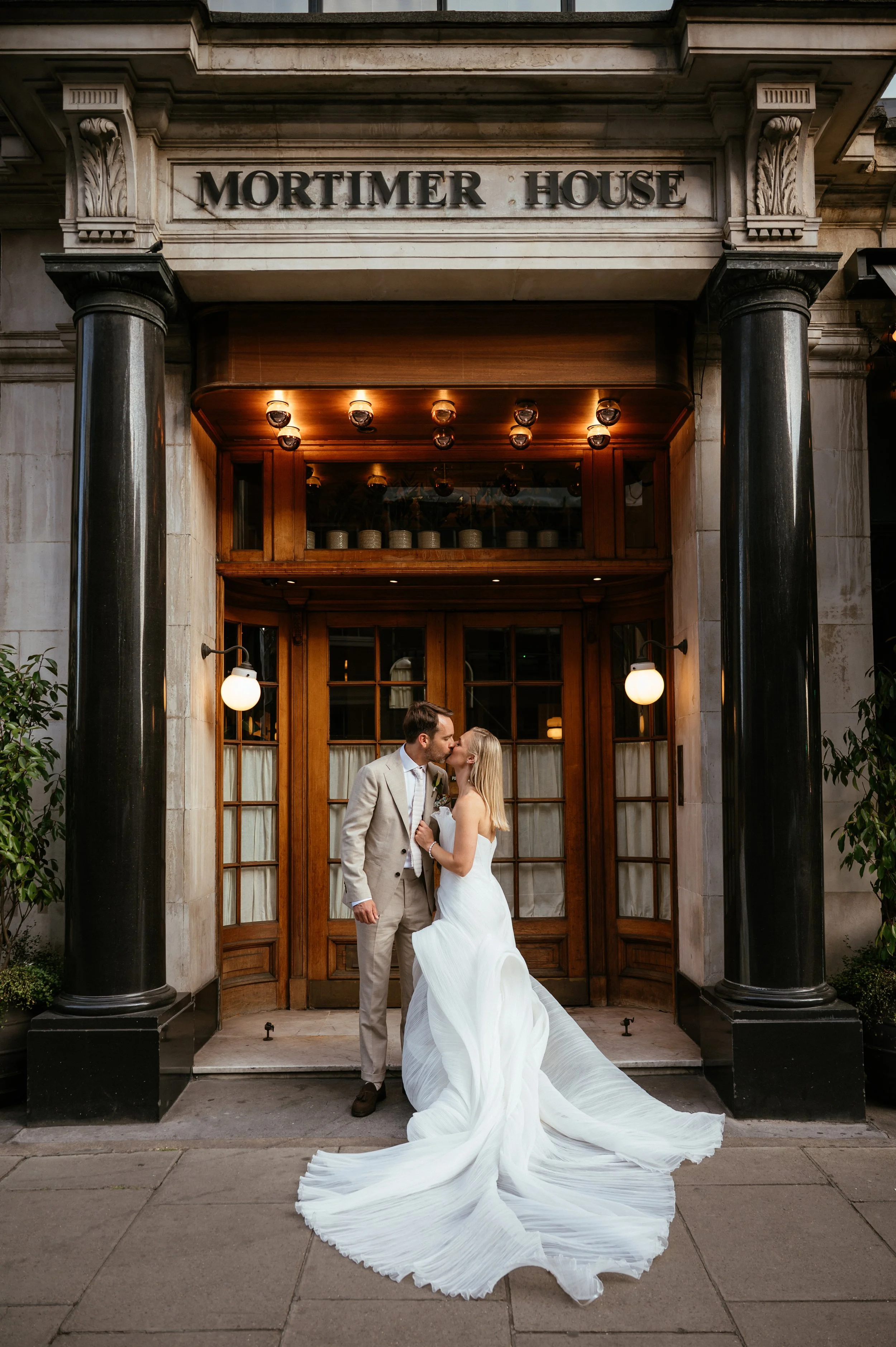 Fitzrovia Chapel Wedding / Lauren Braithwaite
