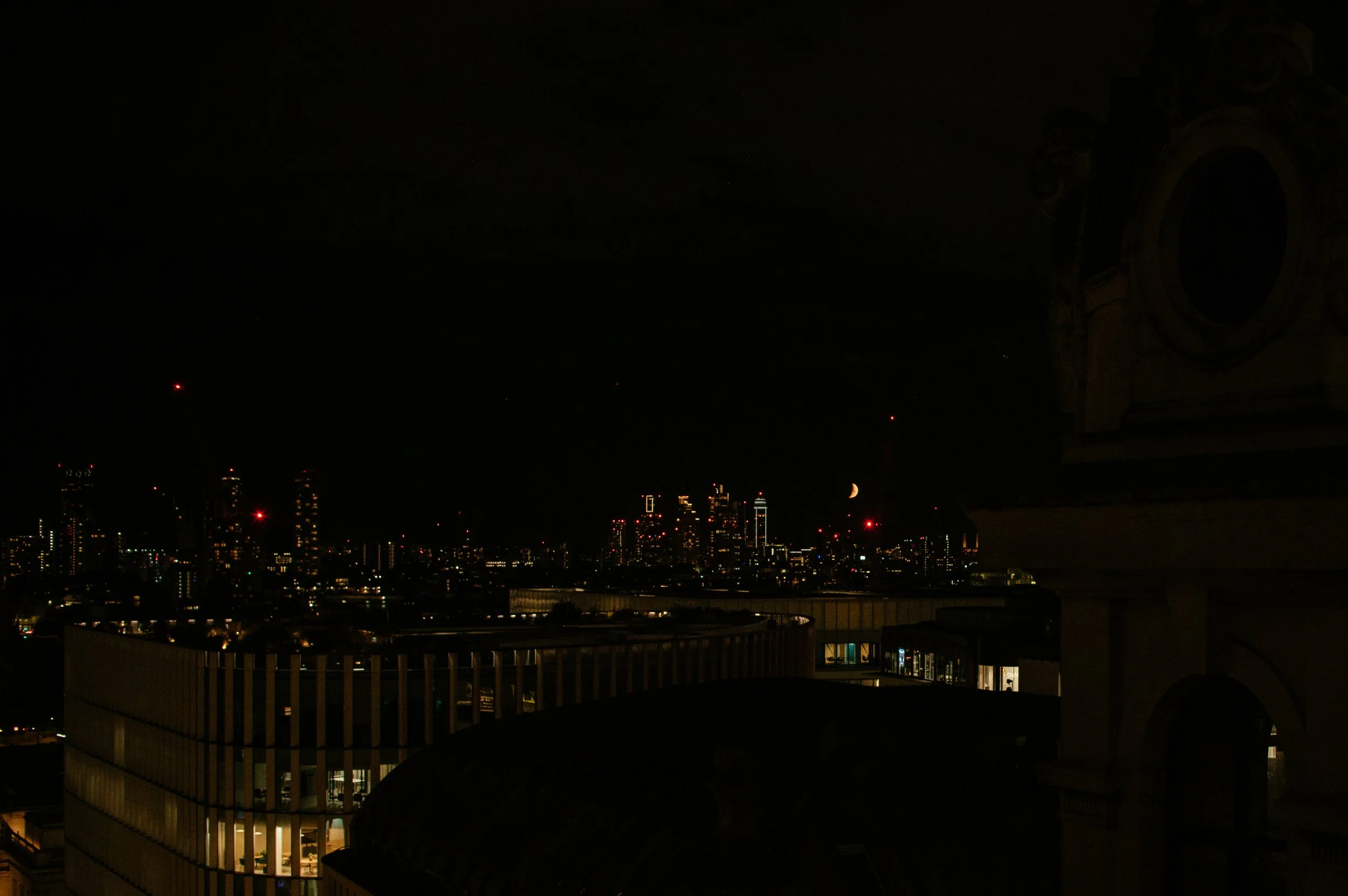 Old Marylebone Town Hall / Wagtail London Wedding by Lauren Braithwaite