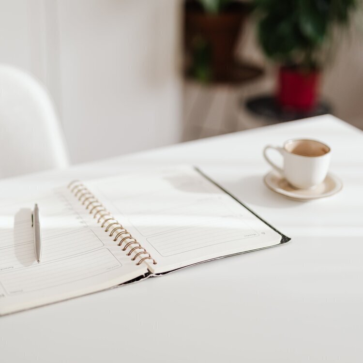 kaboompics_Planner%2C+pen+%26+cup+of+coffee+%282%29+(1).jpg