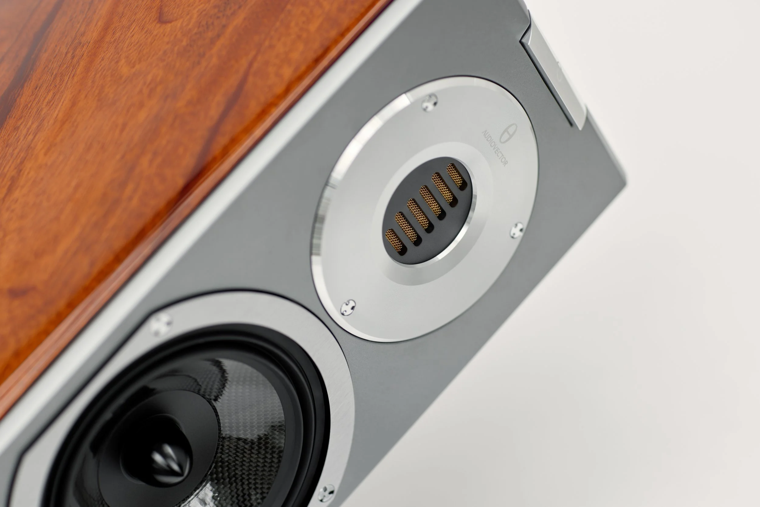 R 50002 1.jpg