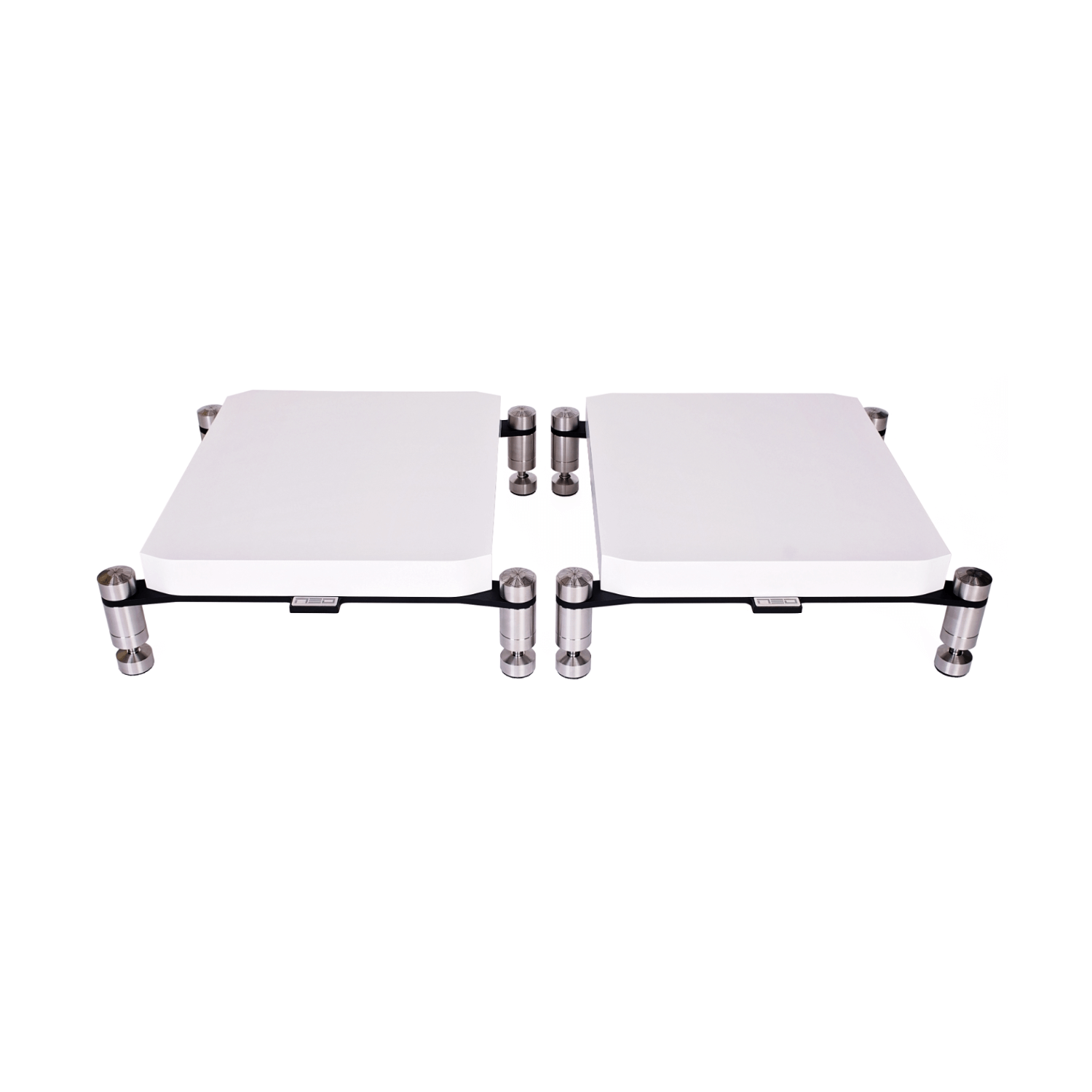 neo_quattron_ref_amp_stand_white.png
